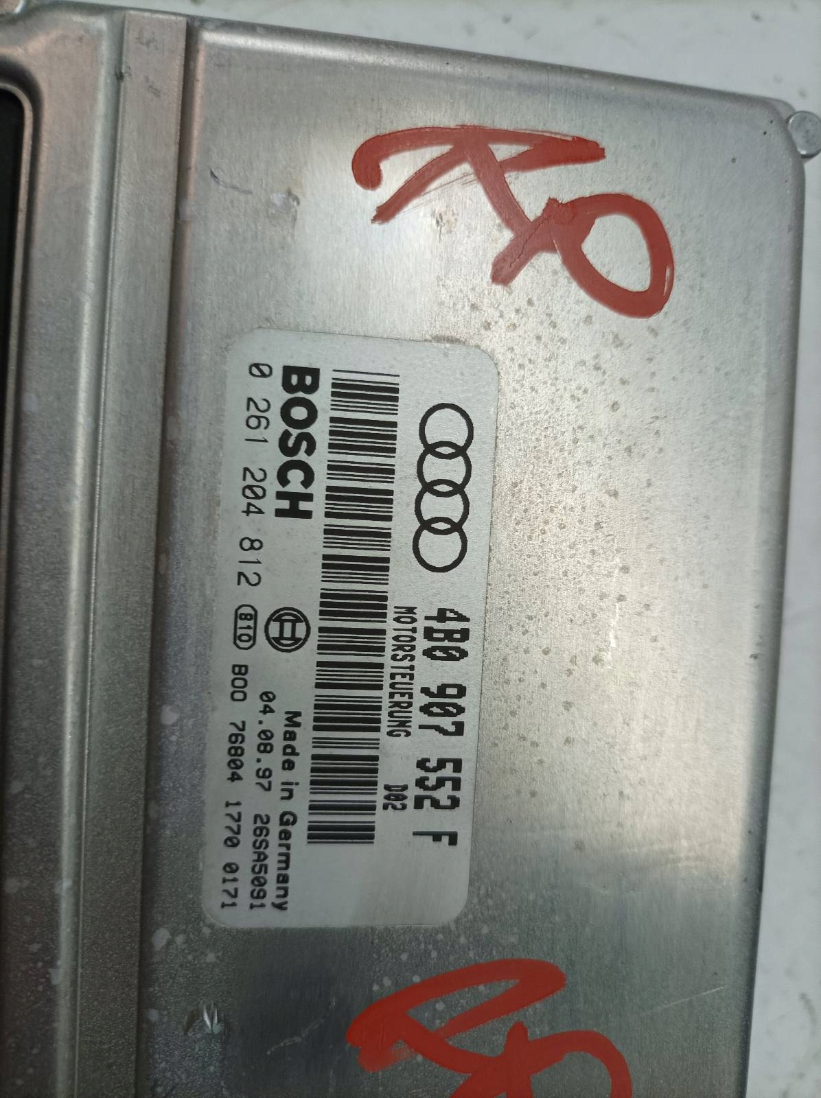 control unit of the engine 4B0907552F 2.4 V6 Audi A6 II (1997-2004) C5