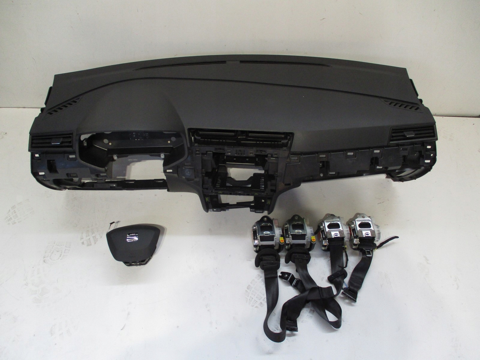 Armaturenbrett SEAT ARONA 6F0