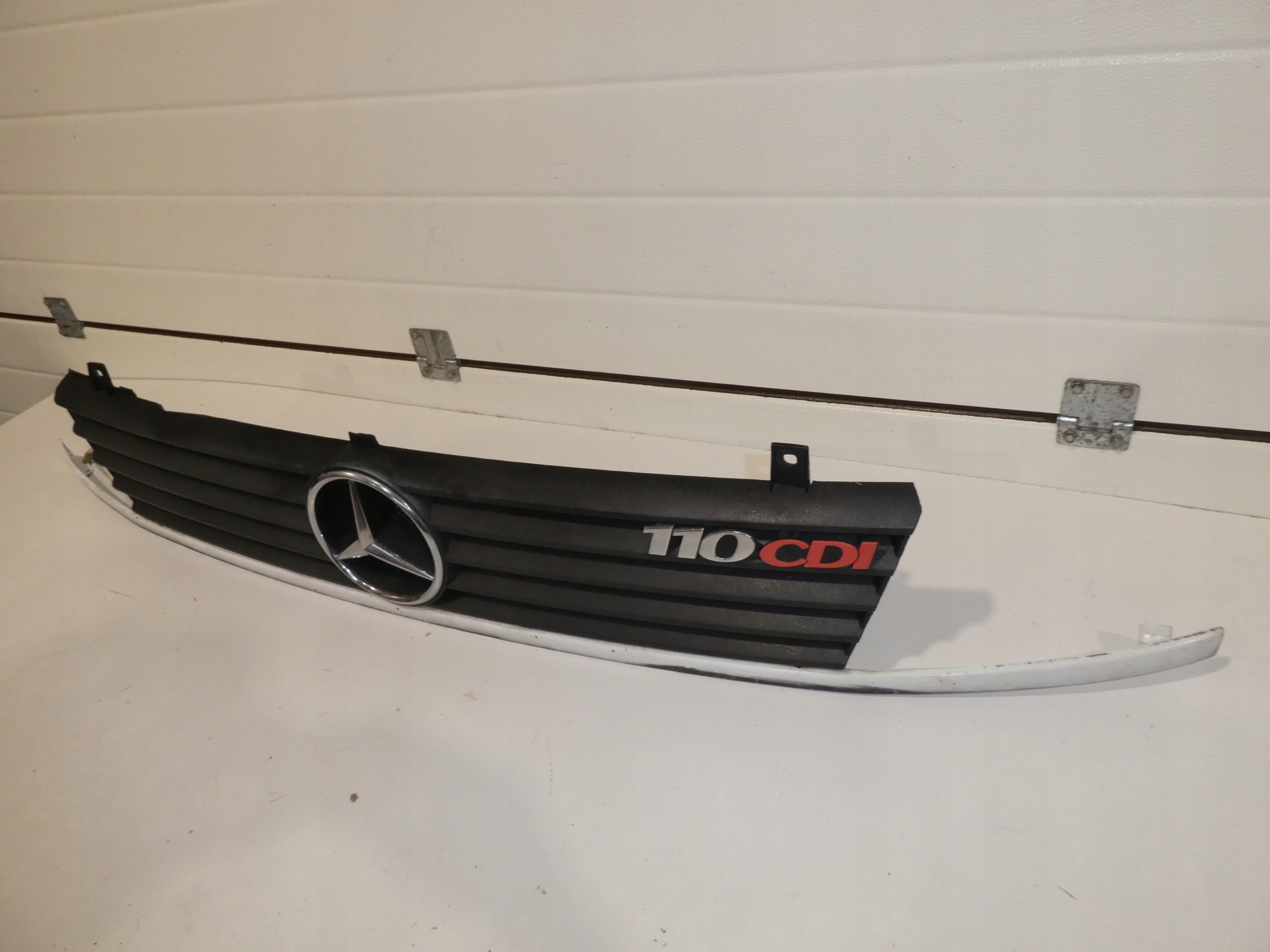 grille radiator MERCEDES VITO A6388880415