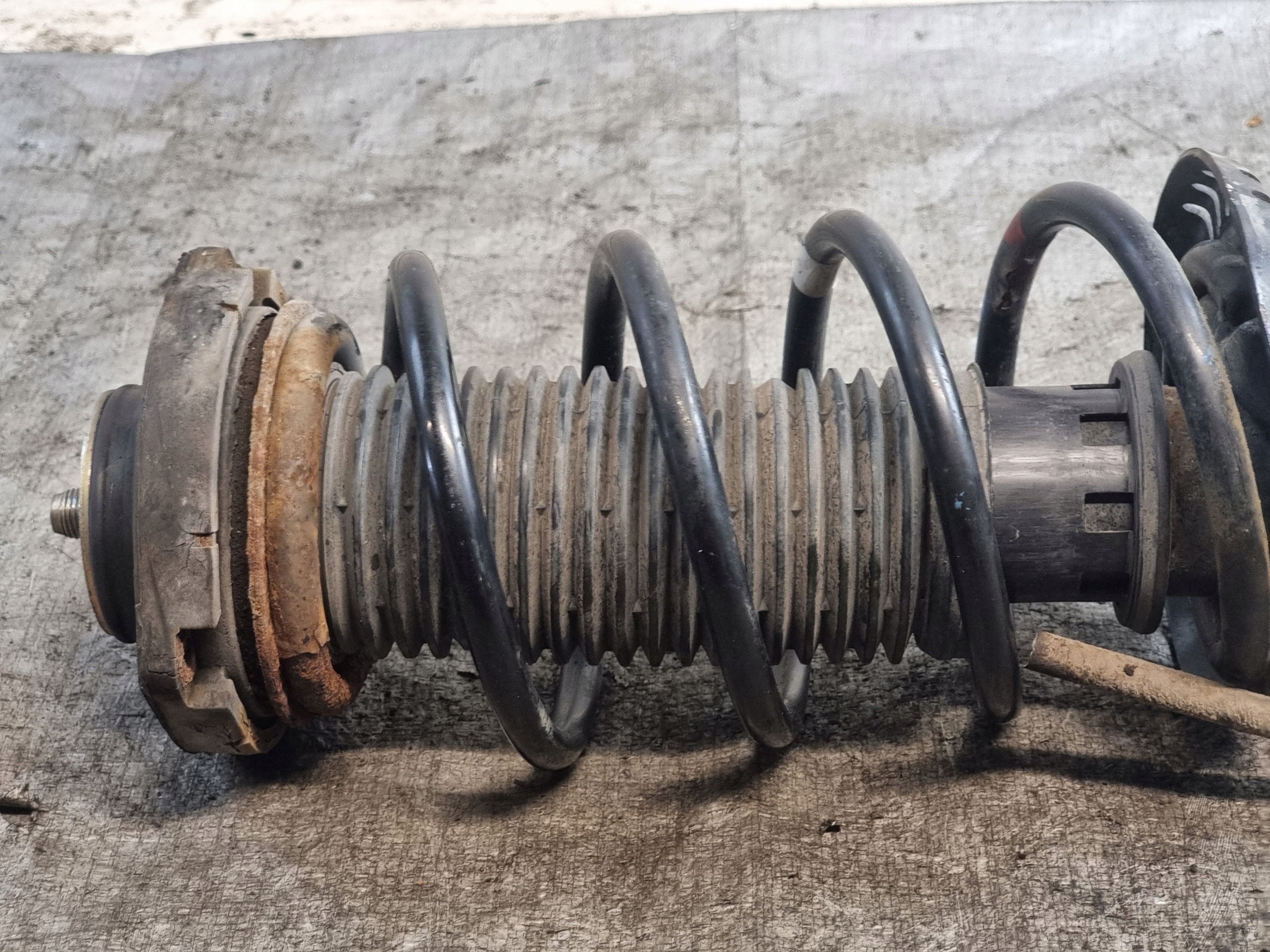 shock absorber McPherson right front VW FOX 1.2B 40kW 05r