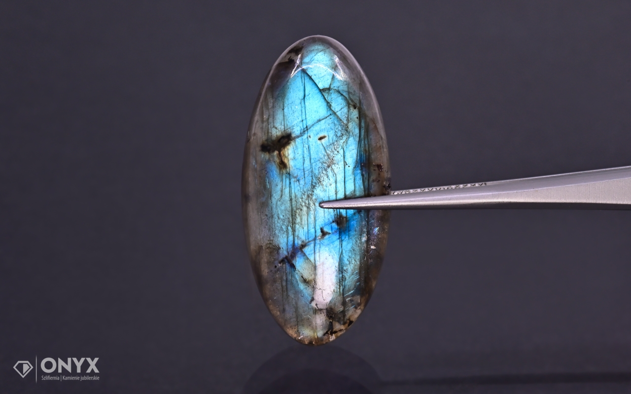 Labradorit kabošon ovál 34x16,5 mm