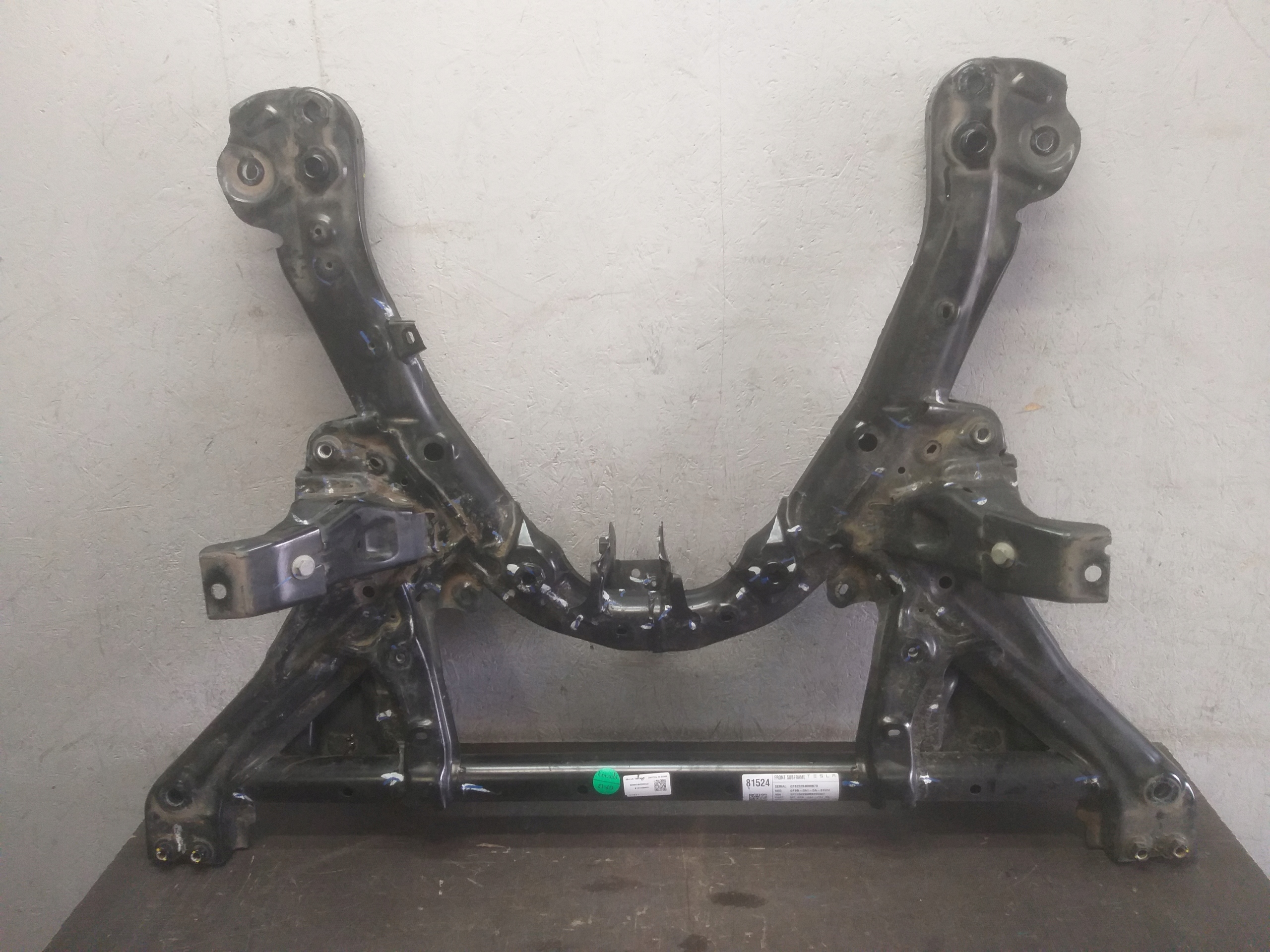 nápravnice nápravnice předek TESLA III 3 Y 1044531-01-B