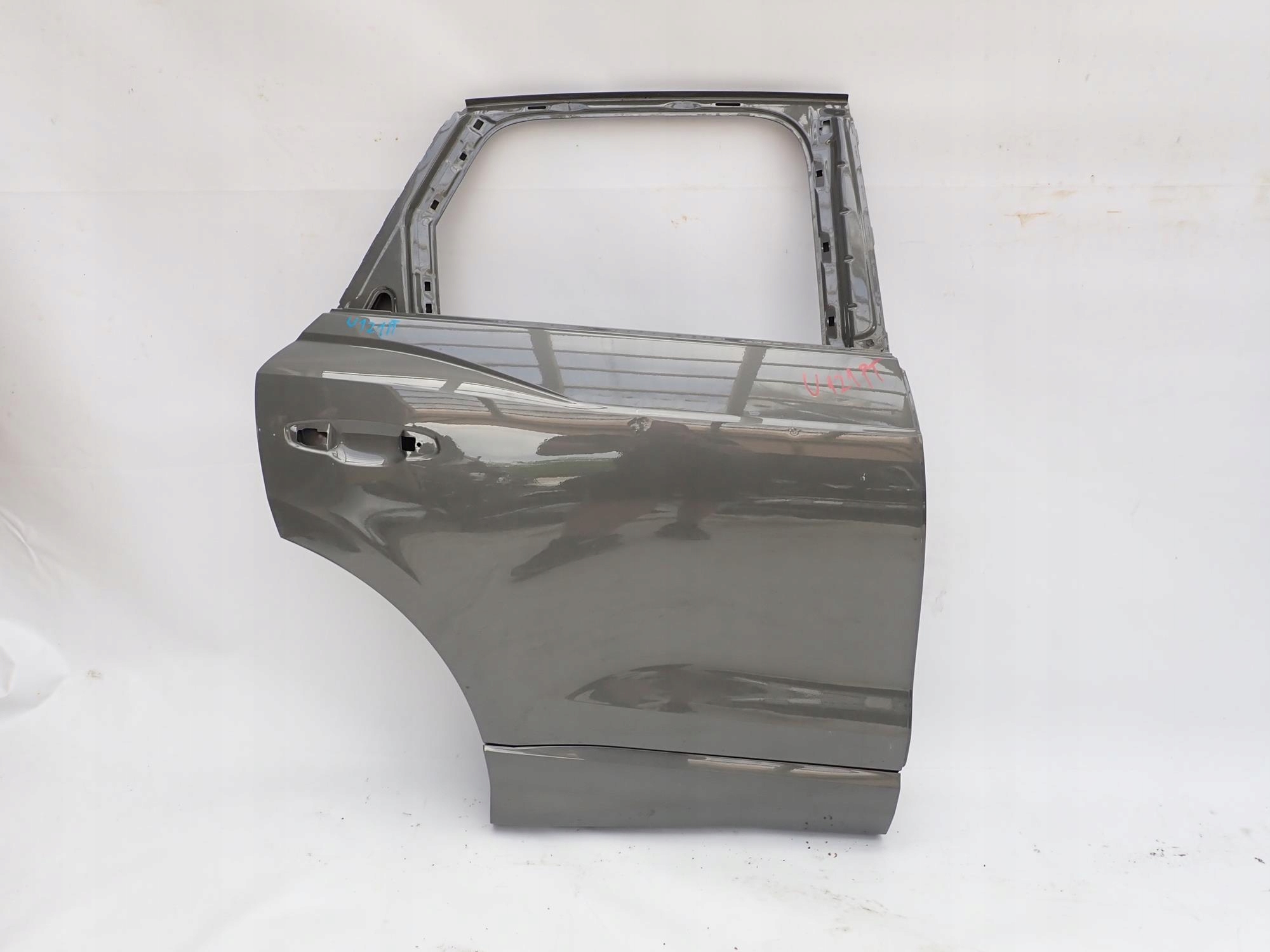 AUDI Q3 II 2 18-> door rear part rear. right