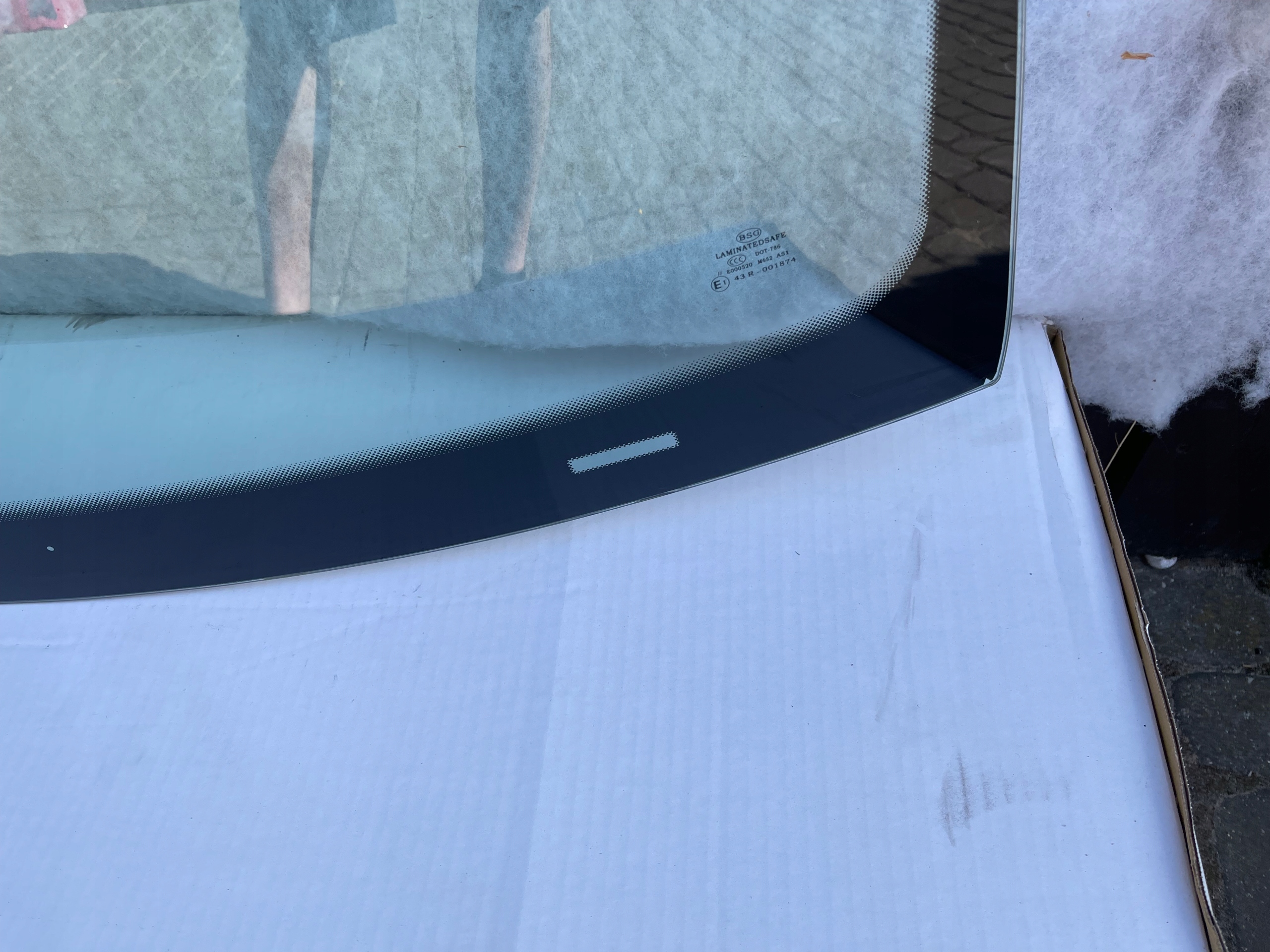 MERCEDES C-KLASA W203 COUPE SZYBA PRZEDNIA PO 2000 Producent części BSG