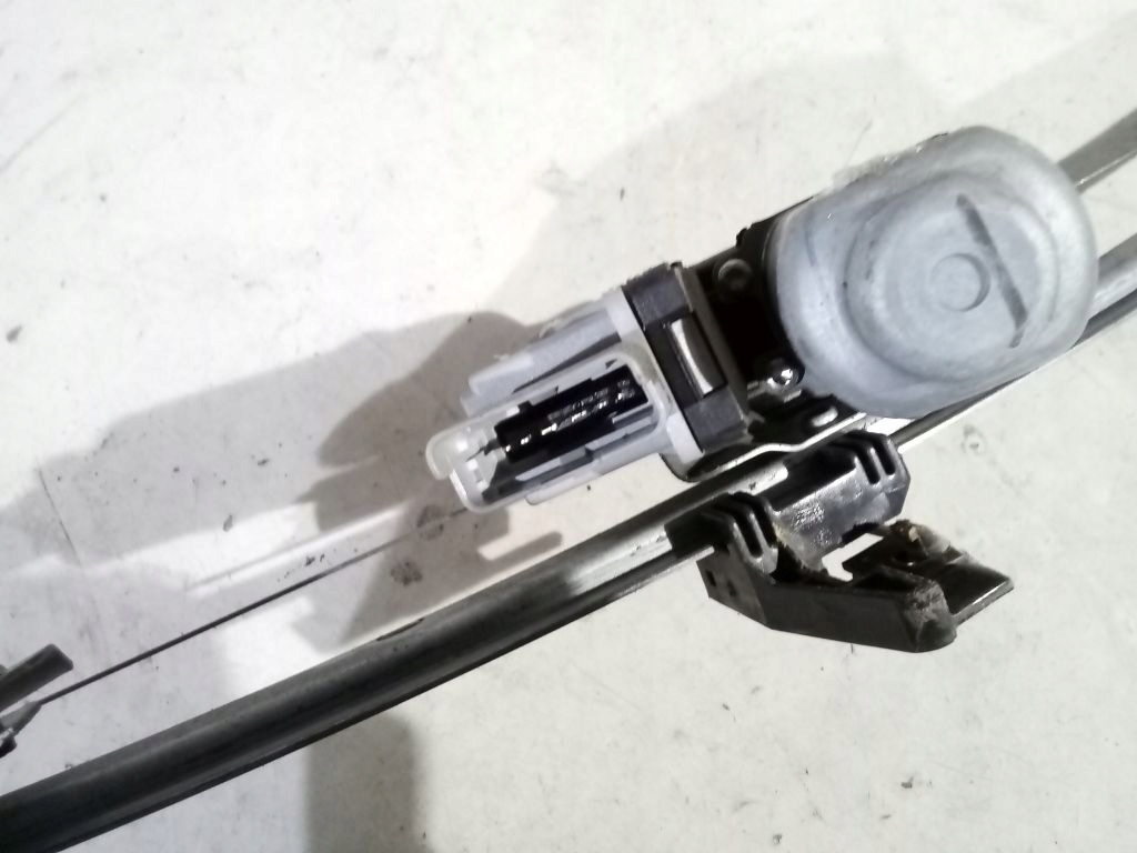 Citroen C3 and window regulator right front elektr
