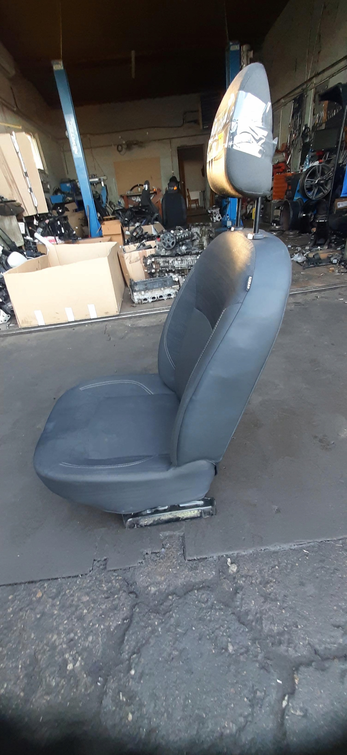 кресло передний левый Dacia LOGAN II