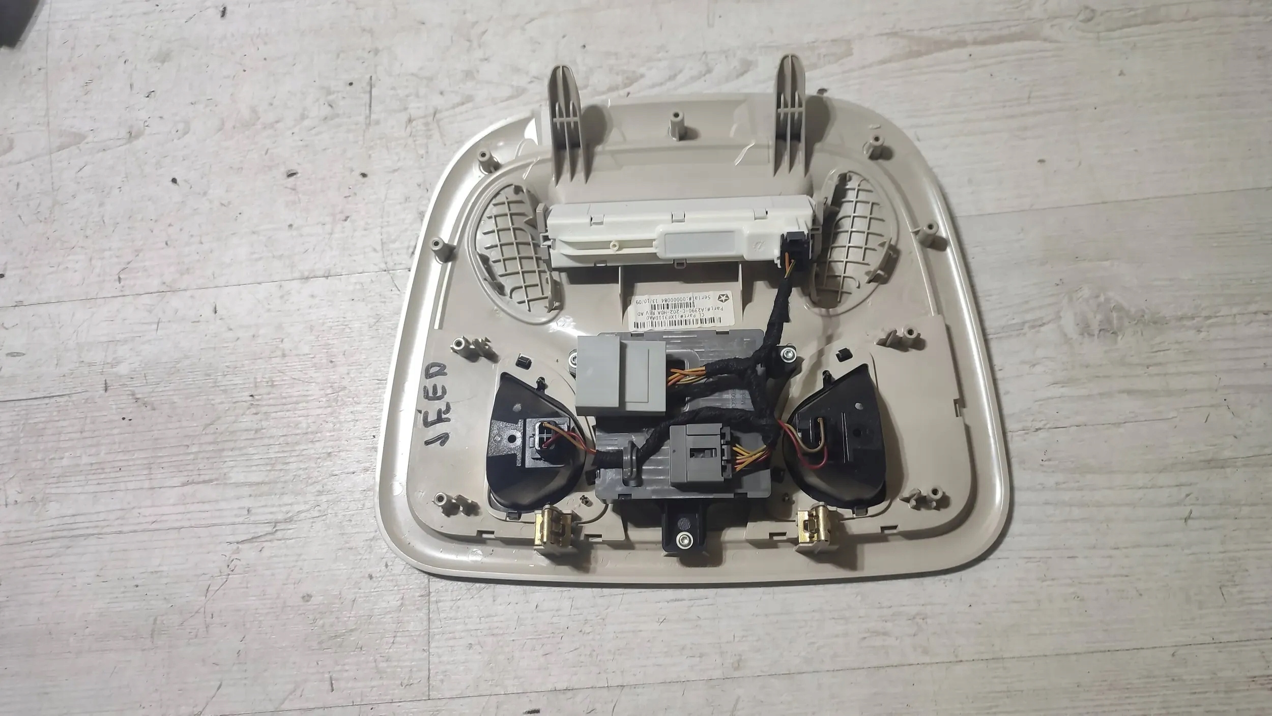 Jeep Cherokee KL 15r. 2.0d Oswietlenie cabs light