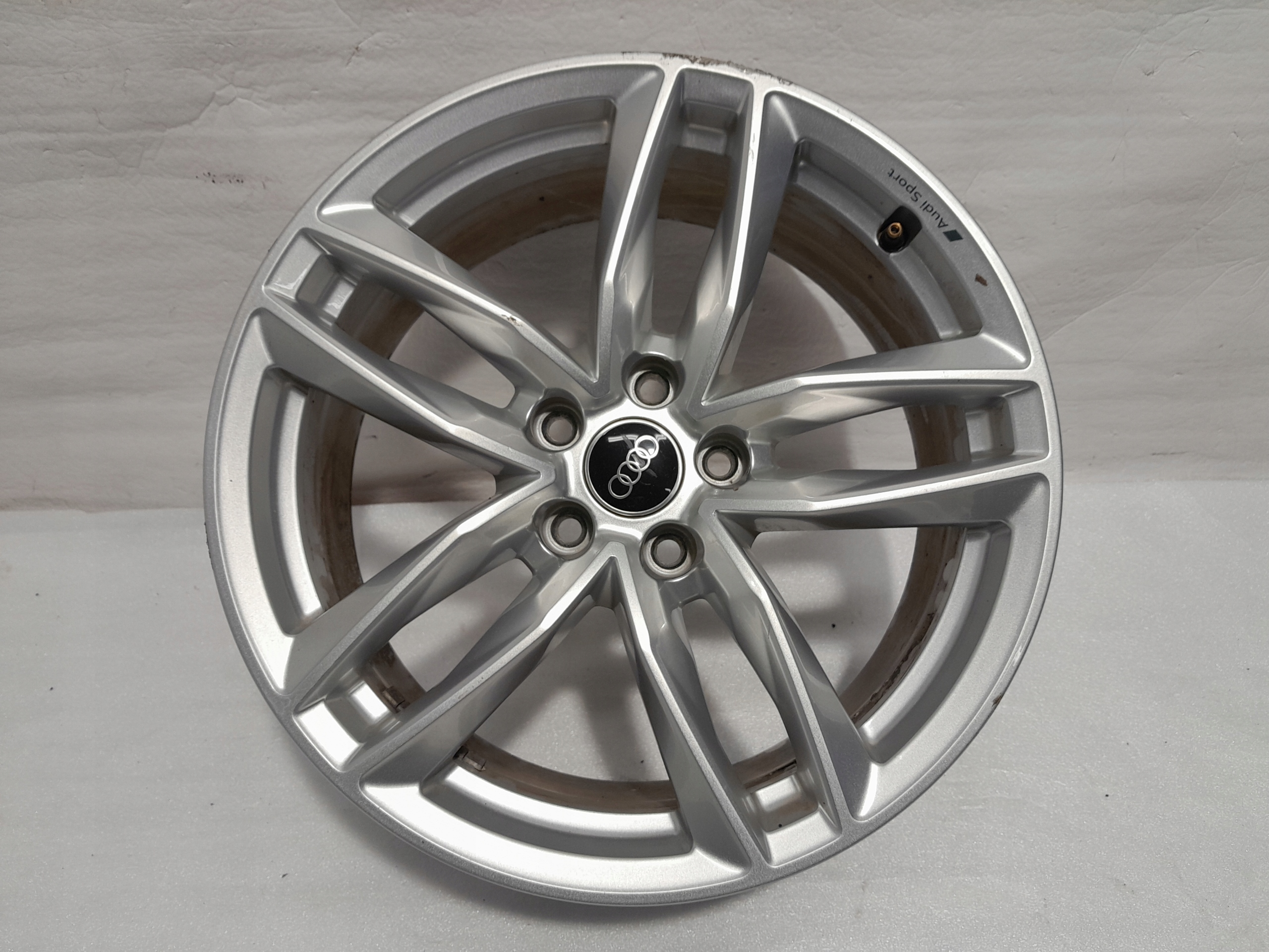 AUDI A4 B9 A5 8W A6 disk ALU 18'' CALI ORG. 8W0601025EB