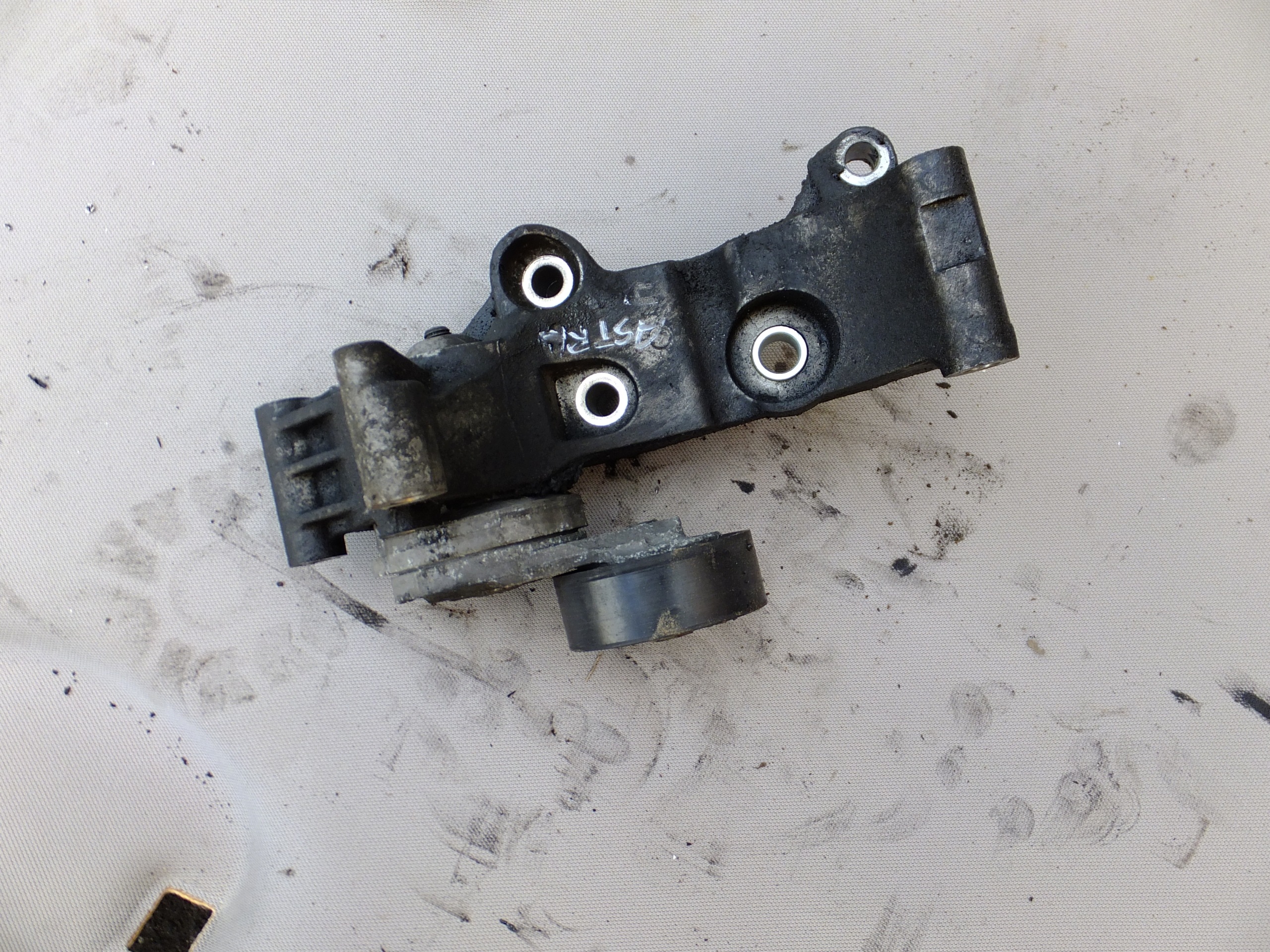 Tendeur Support opel astra J IV 1,7 cdti 2010r