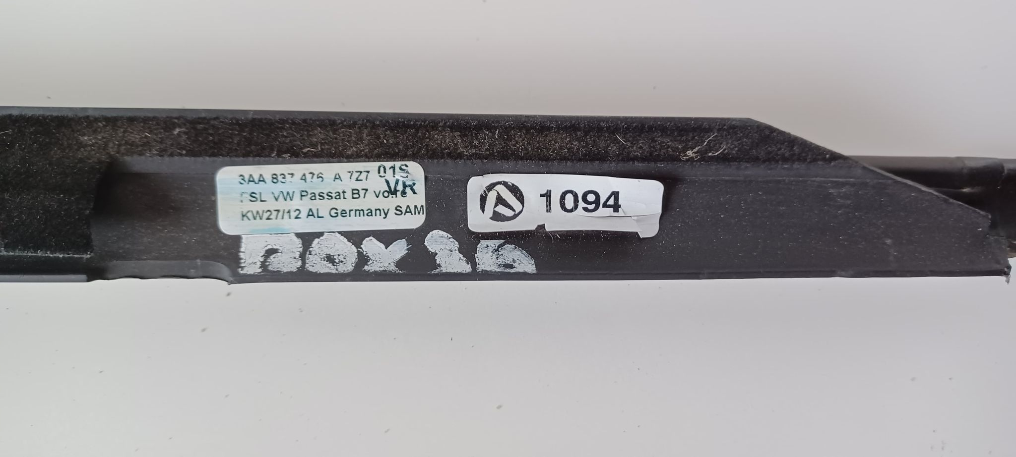 lišta těsnění prachové PASSAT B7 3AA837475A
