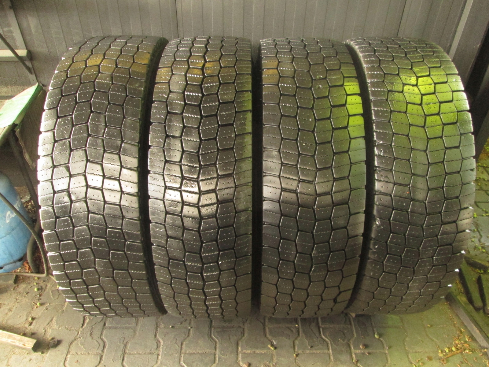 315/80R22.5 MICHELIN MULTIWAY 3D XDE REMIX OPONY NAPĘDOWE - KOMPLET