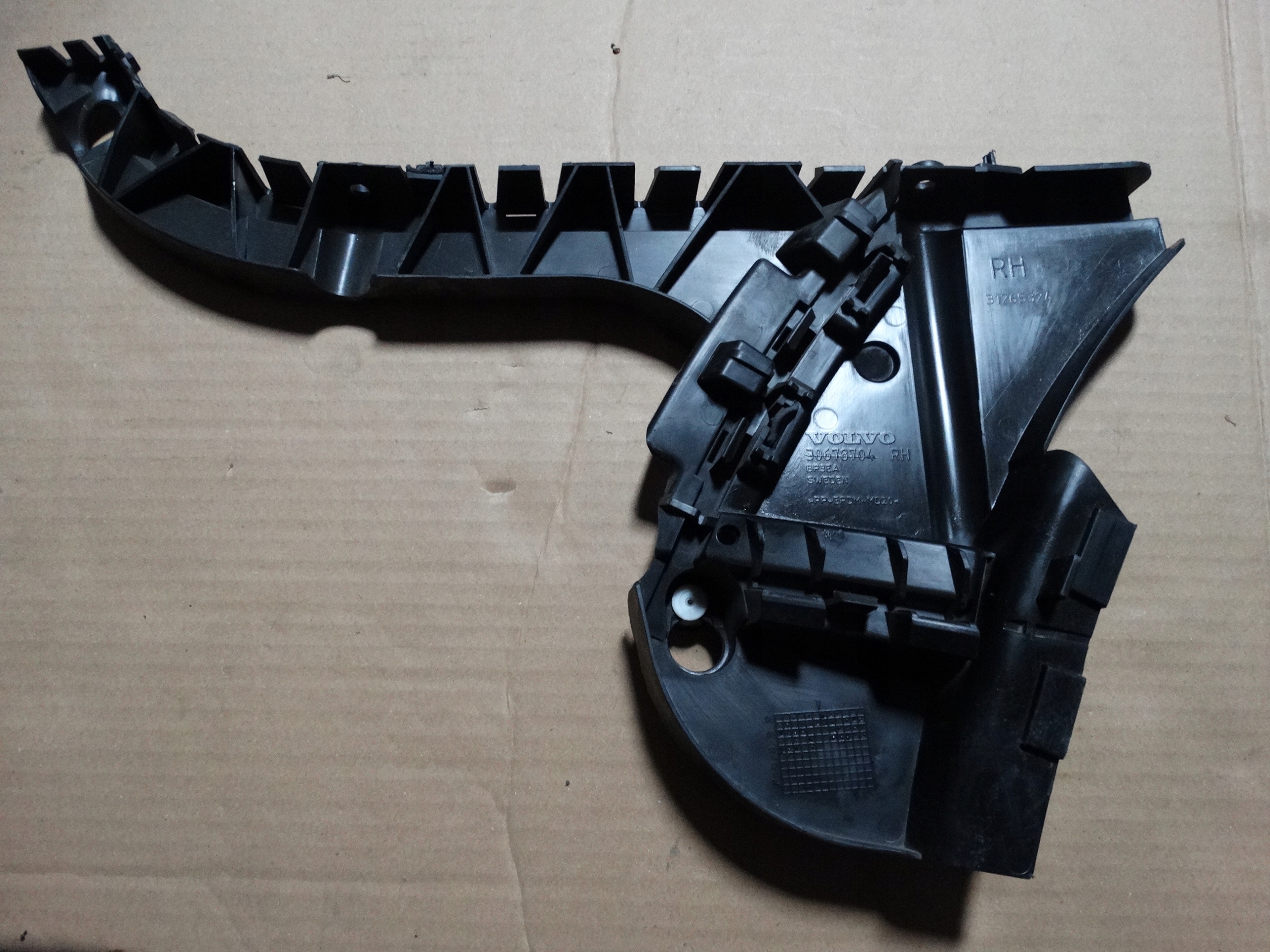 IDEALNY bumper bracket right rear part VOLVO XC70 1