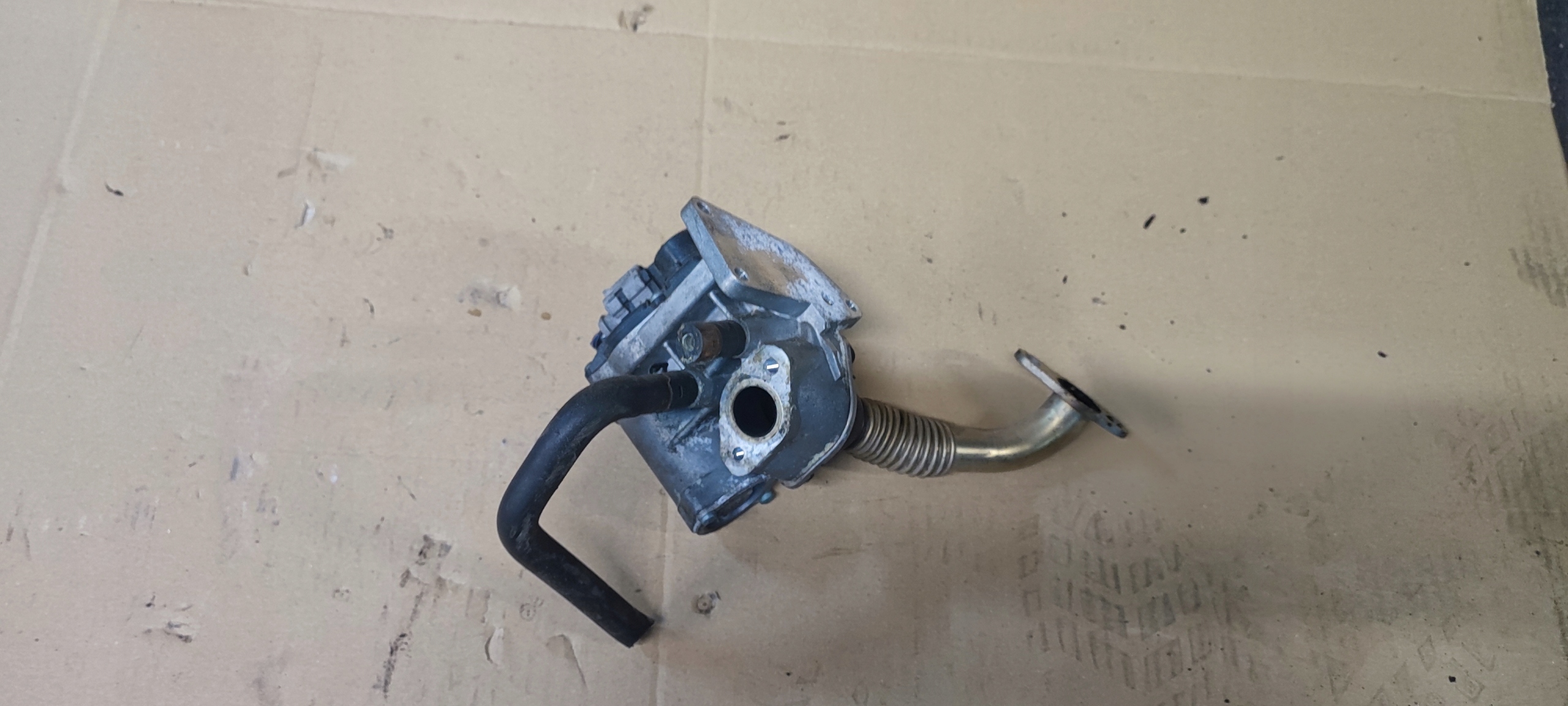 VW GOLF V 5 egr ventil + trubka 1.6 FSI BLP