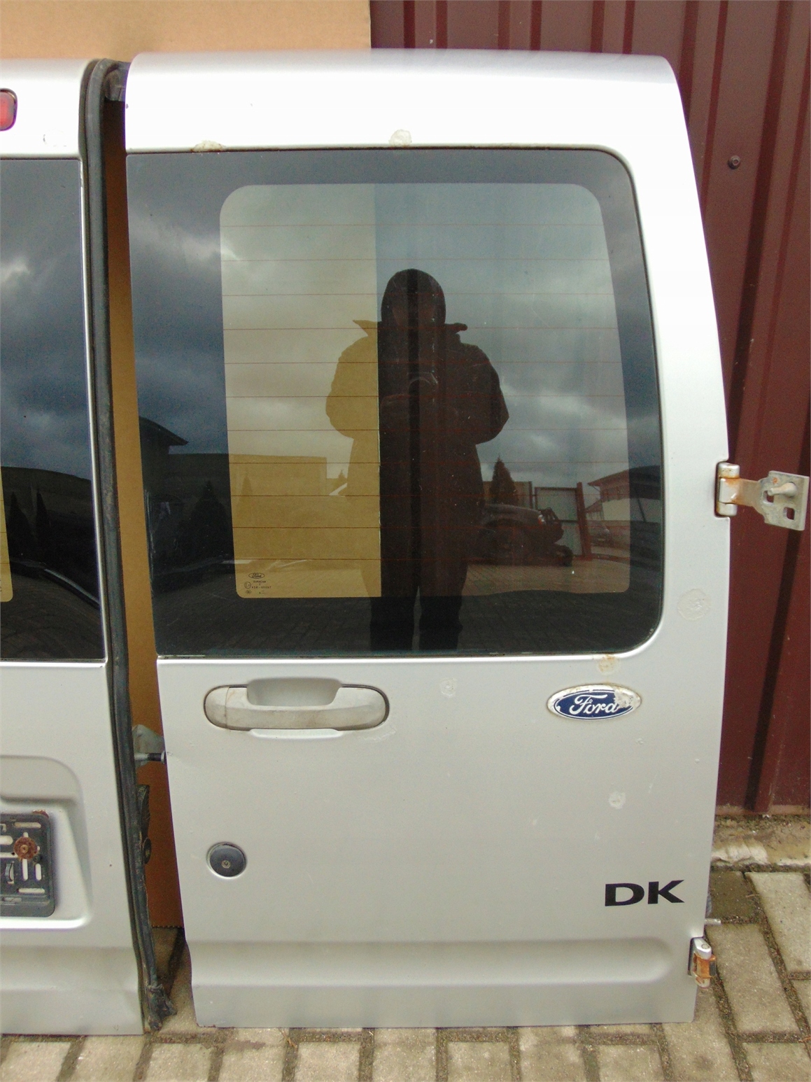 FORD CONNECT DRZWI PRAWE TYŁ SKRZYDEŁKA KOMPLETNE Strona zabudowy tył - prawa