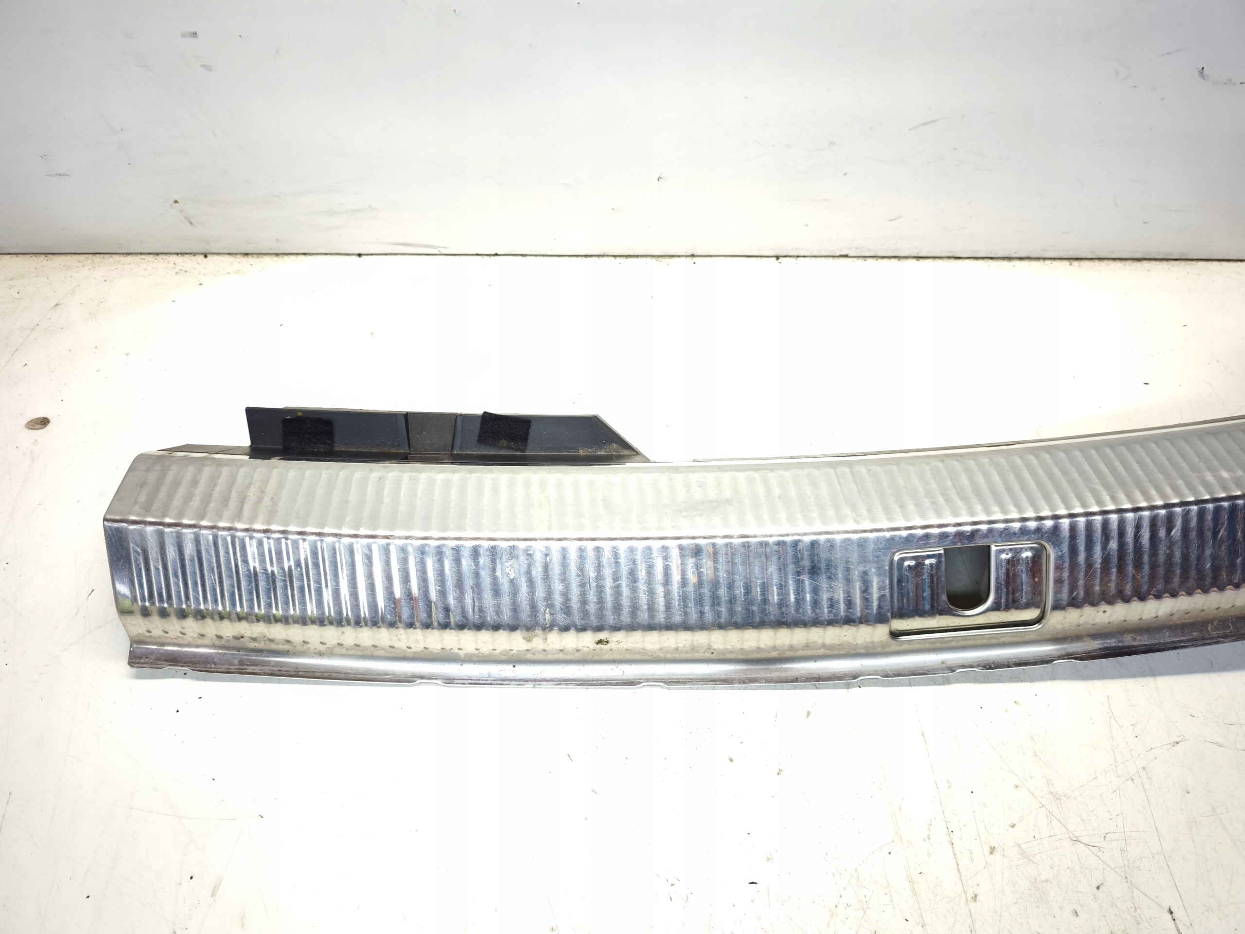 cover cap of the threshold boot AUDI A4 B8 AVANT 8K9864483C