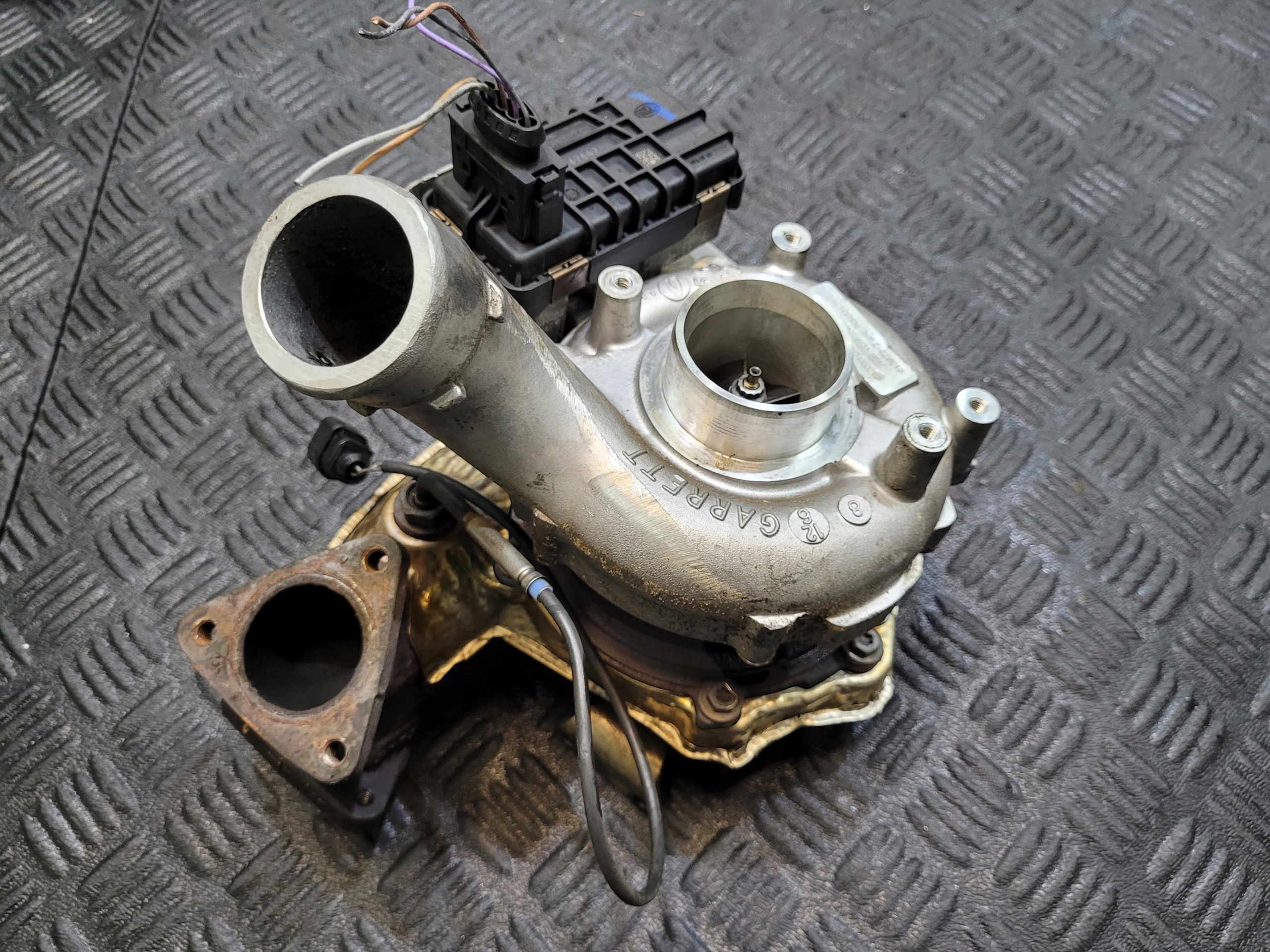 TURBO Turbo 059145874L + Régulateur VW TOUAREG II 2 7P 3.0 TDI