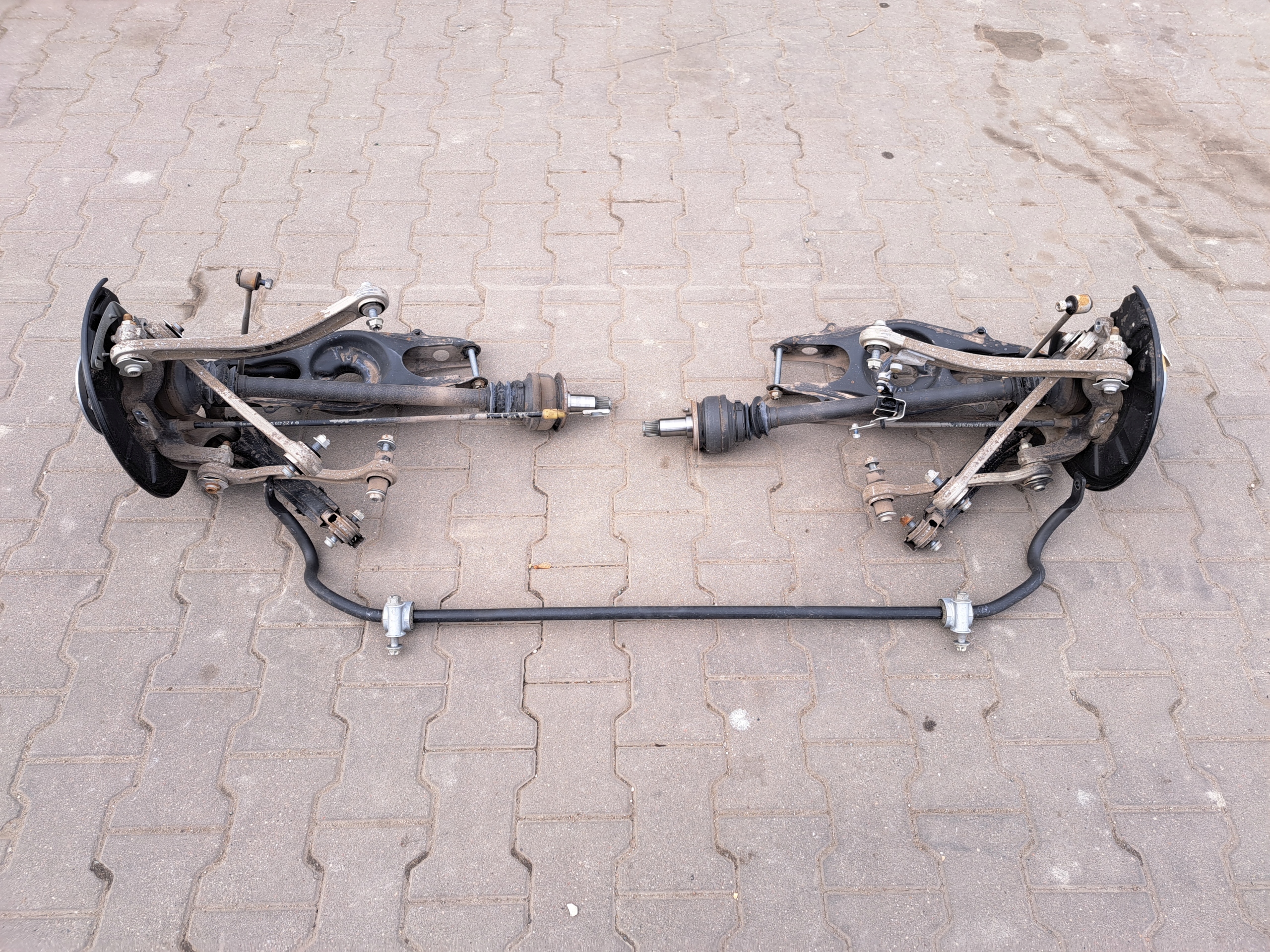 Mercedes 212 218 Підвіска задня сторона важіль управління