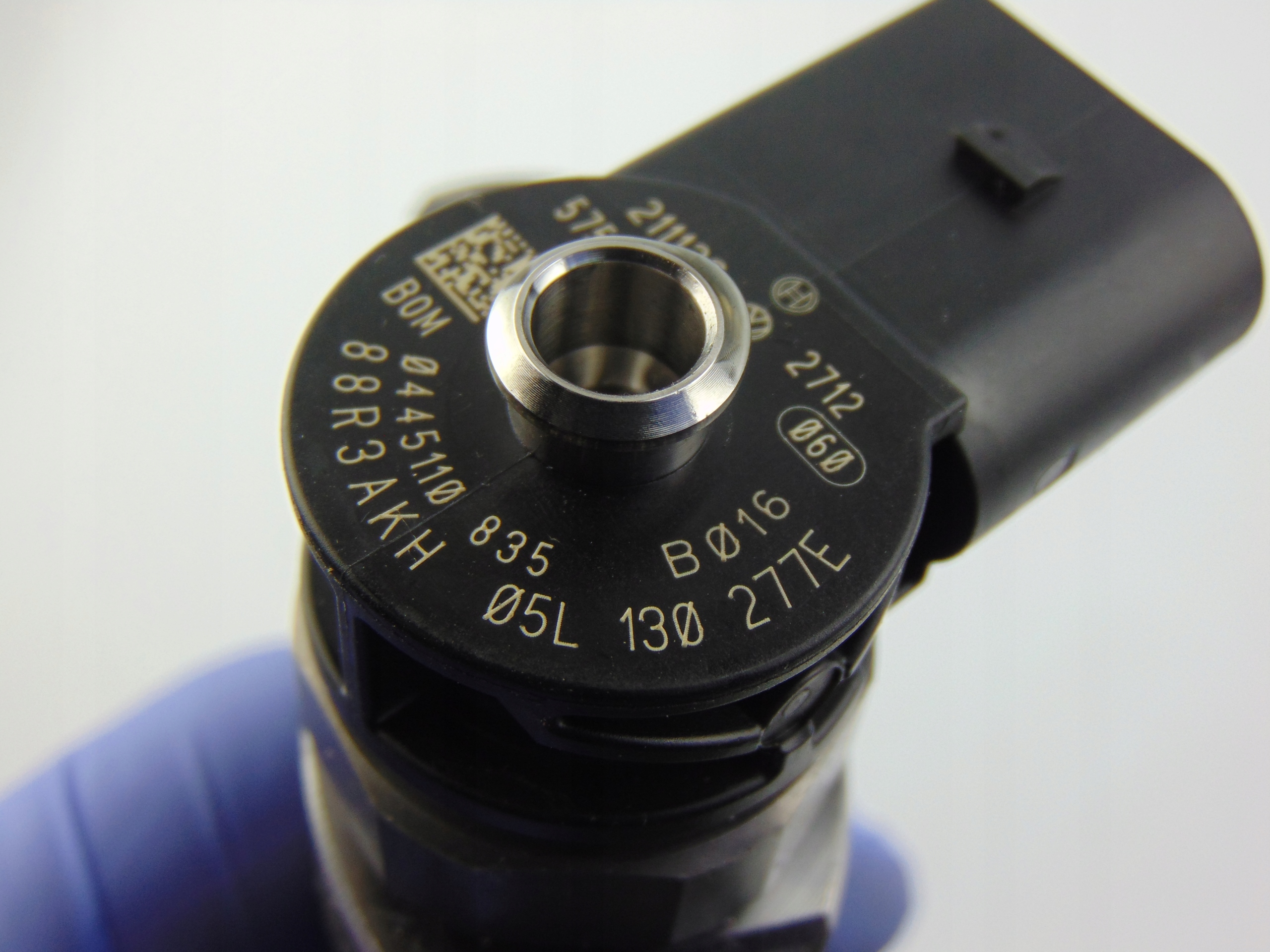 injector nozzle 2.0TDI 05L130277E 0445110835