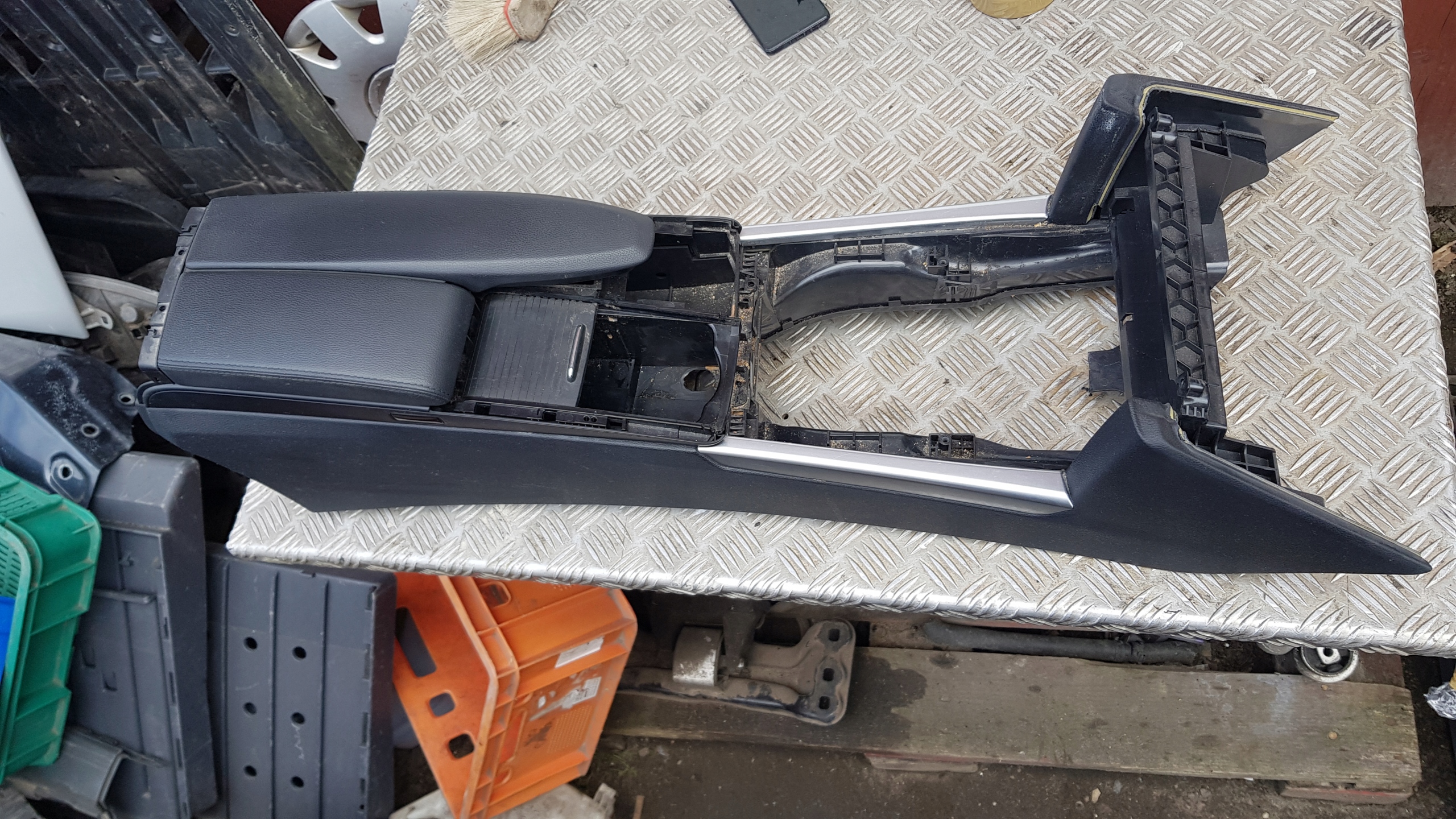 MERCEDES W212 TUNEL central armrest EUROPA