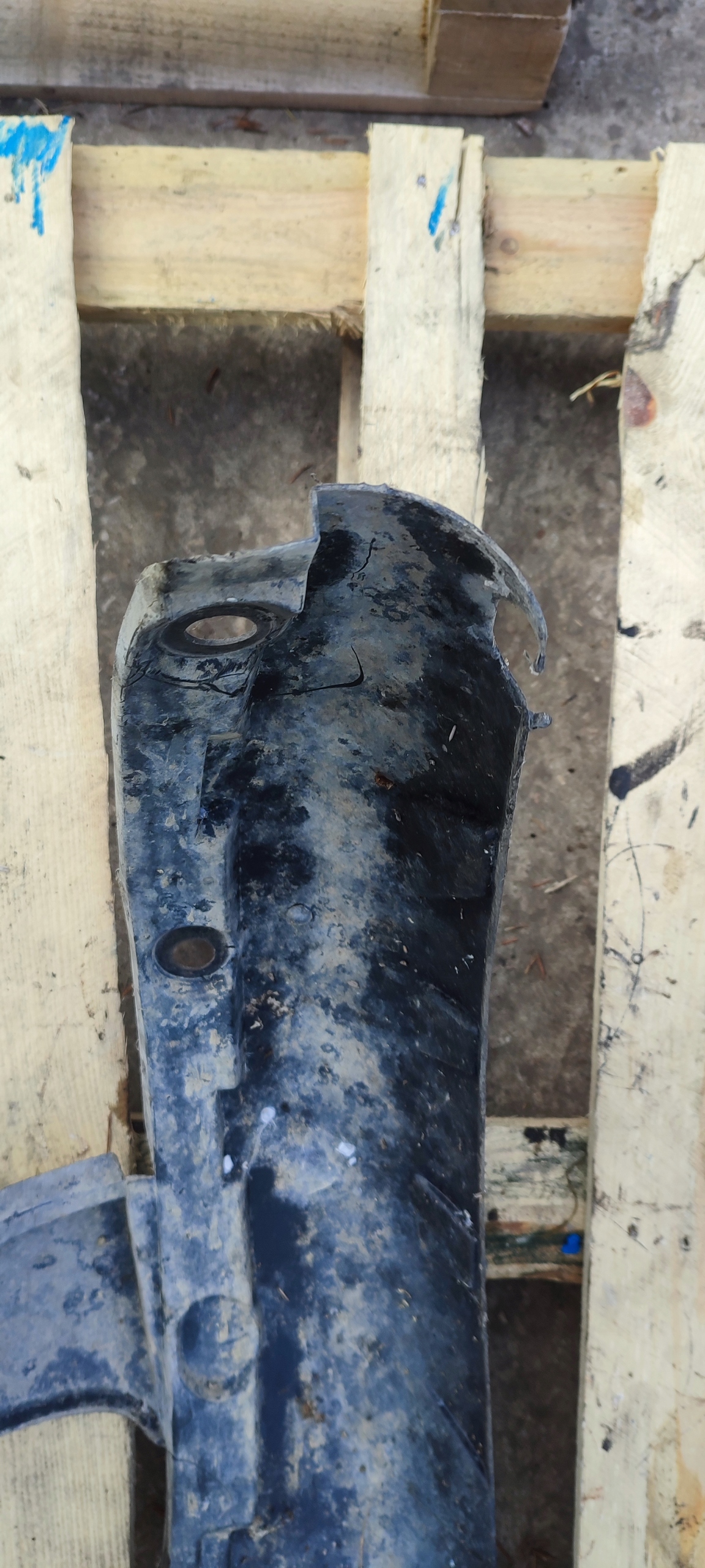 mudguard right front right front Renault Kangoo and 8200156691