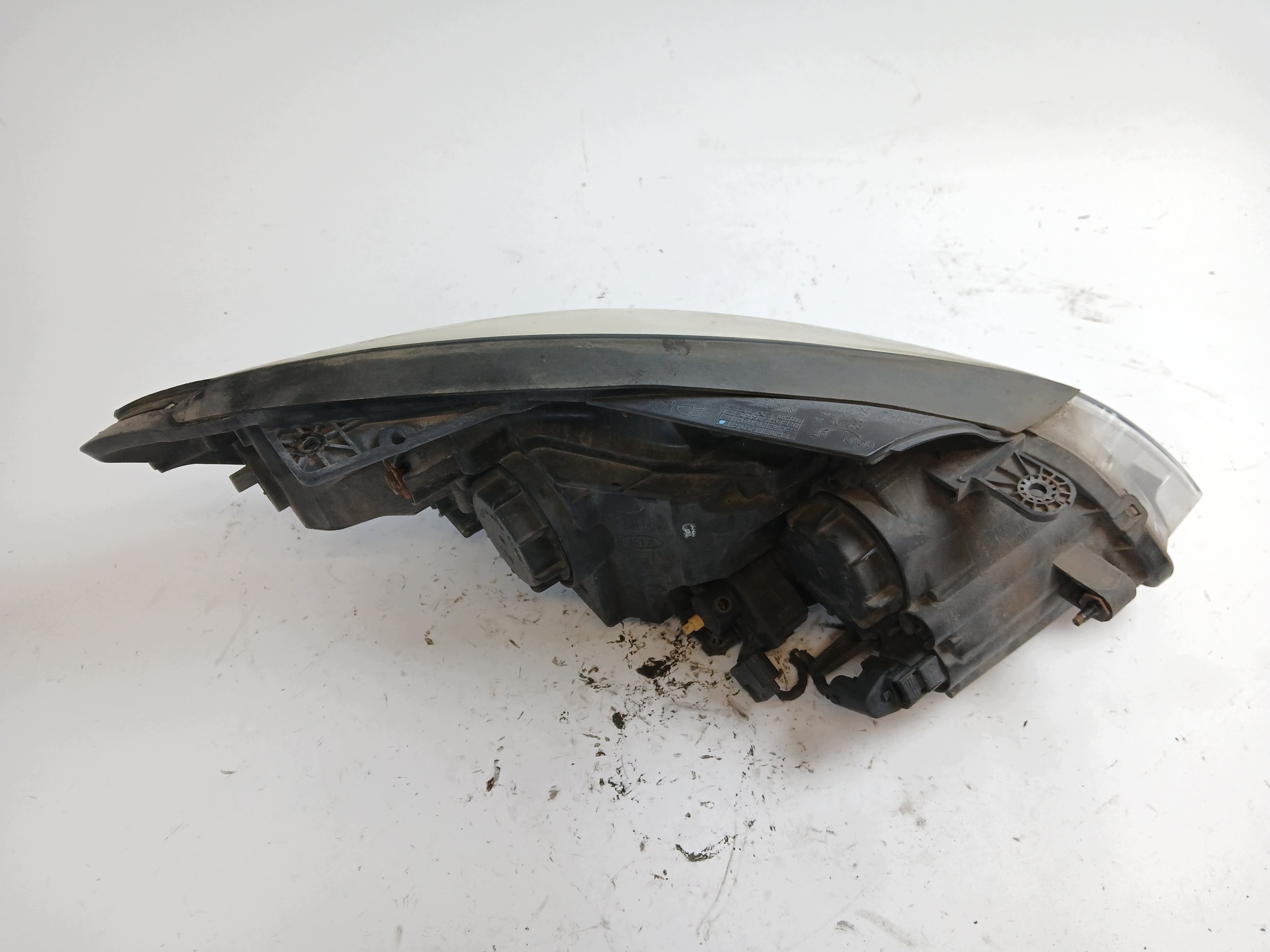KIA CEED and light left front 92101-1H000