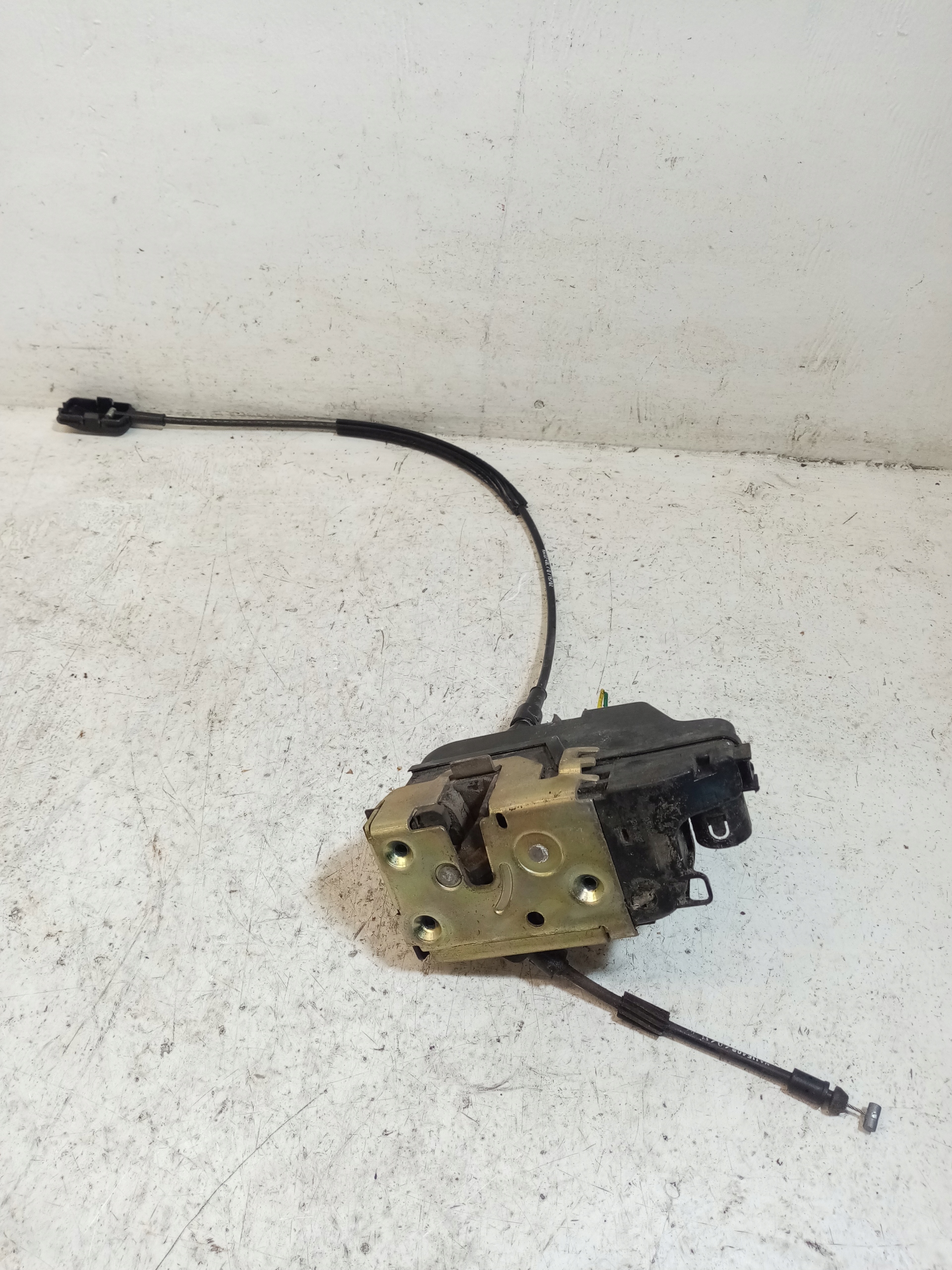 lock door right front NISSAN PRIMERA P12