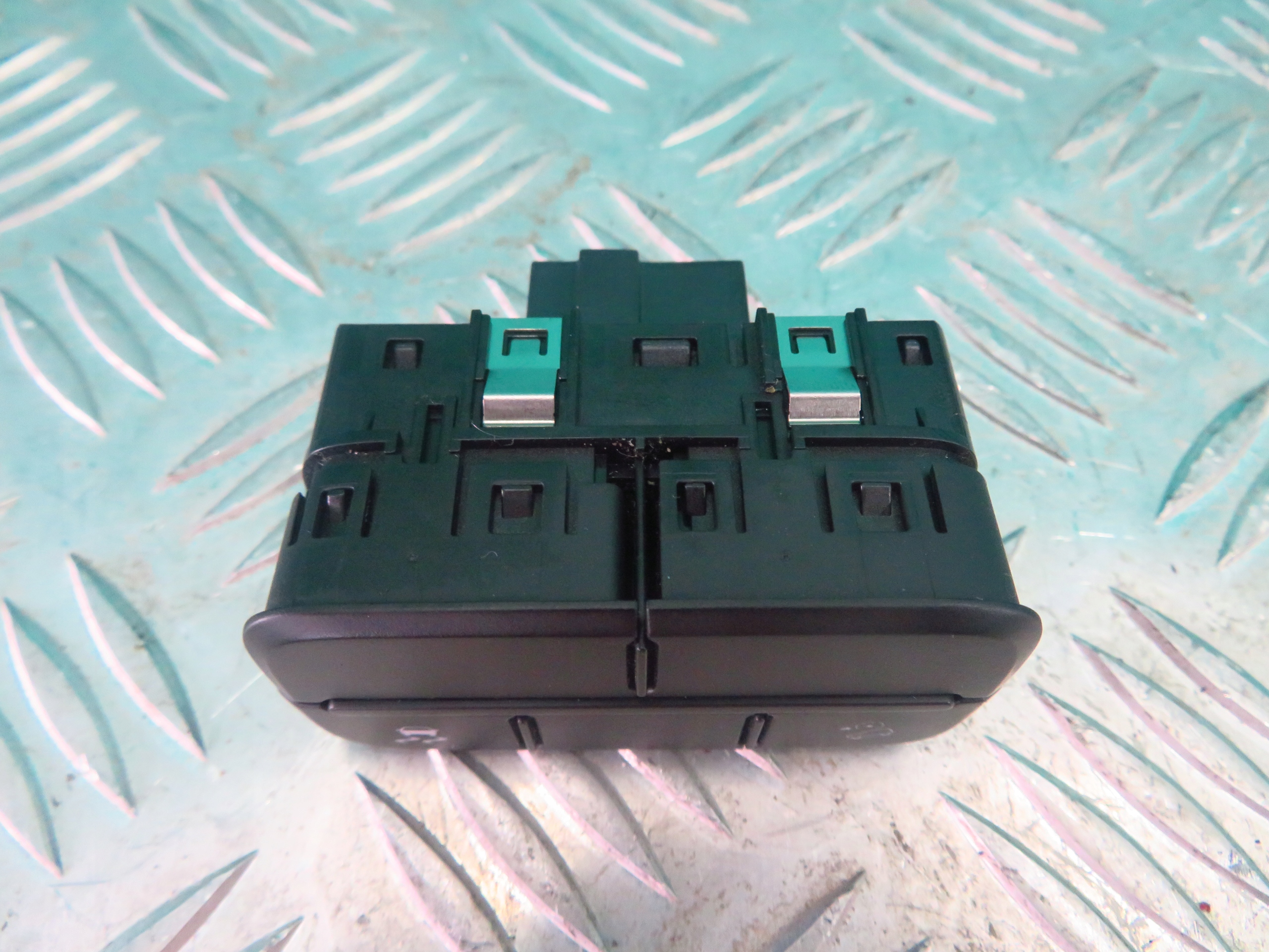 switch EB3T-14B436-A FORD RANGER IV 18R