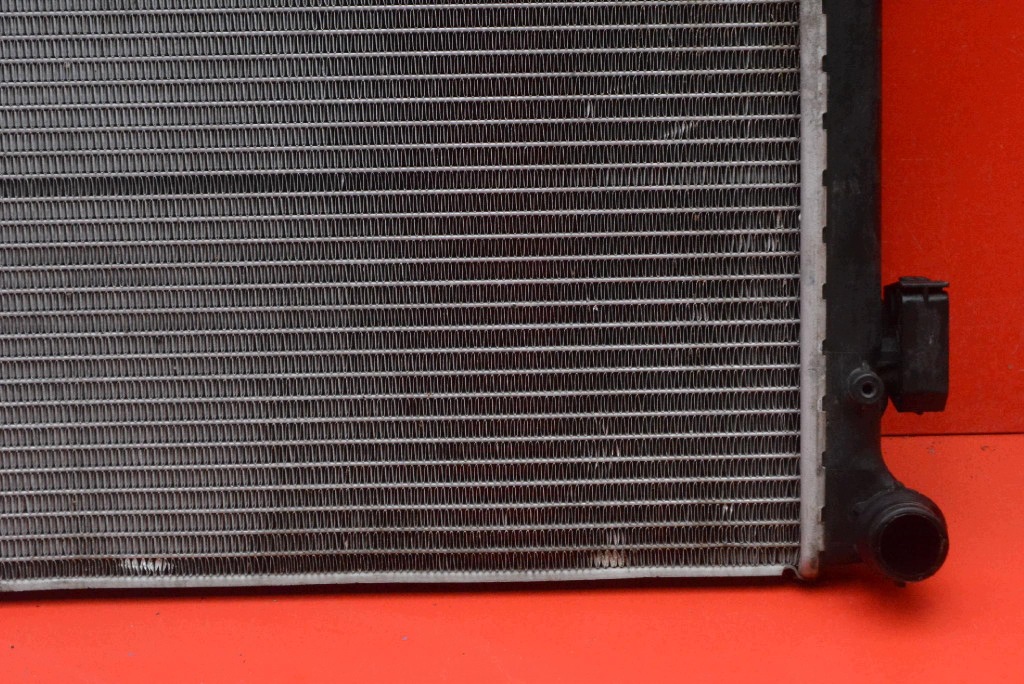 water cooler VW GOLF 5 V plus 1.6 FSI 115 KM 04-09