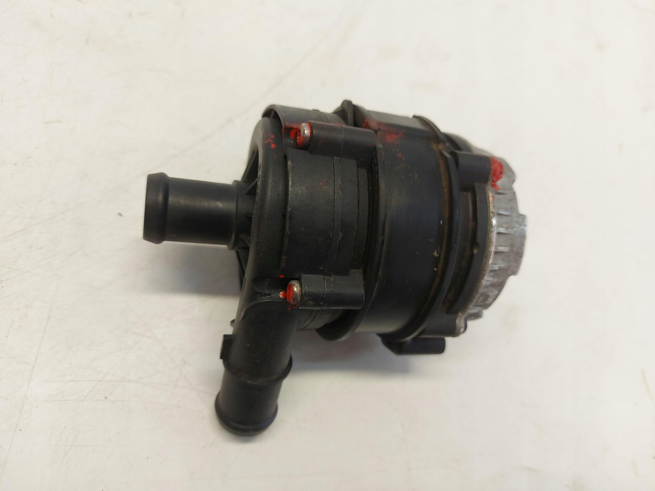 Skoda Octavia IV 5E3 1.4EH water pump electrical 04L965567B
