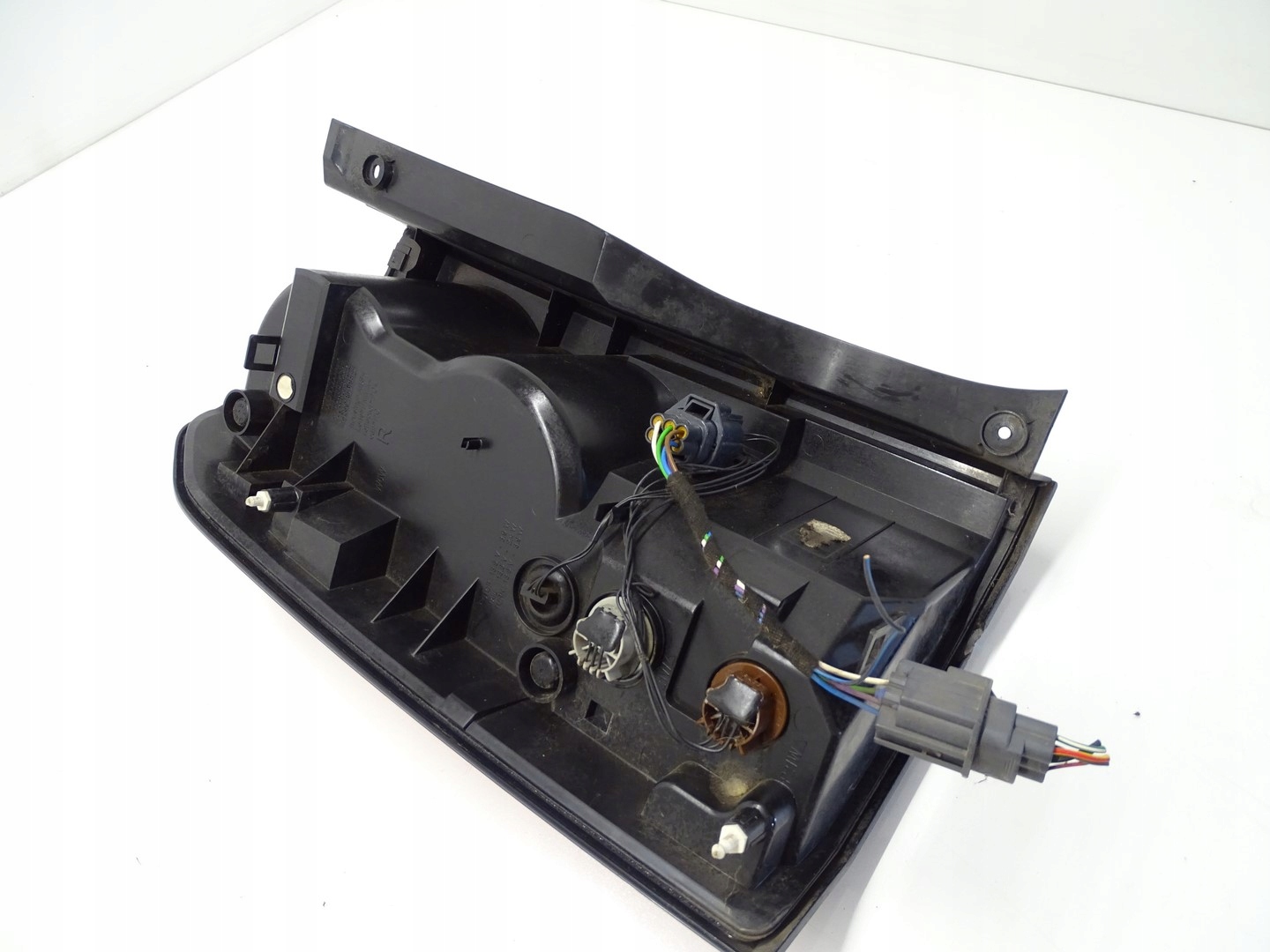 light right rear part rear LAND ROVER DISCOVERY UK EH22-13404-AA