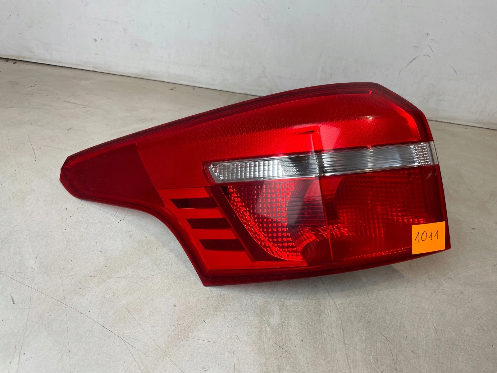 damaged light rear part rear left Ford Focus Mk3 Kombi Lift