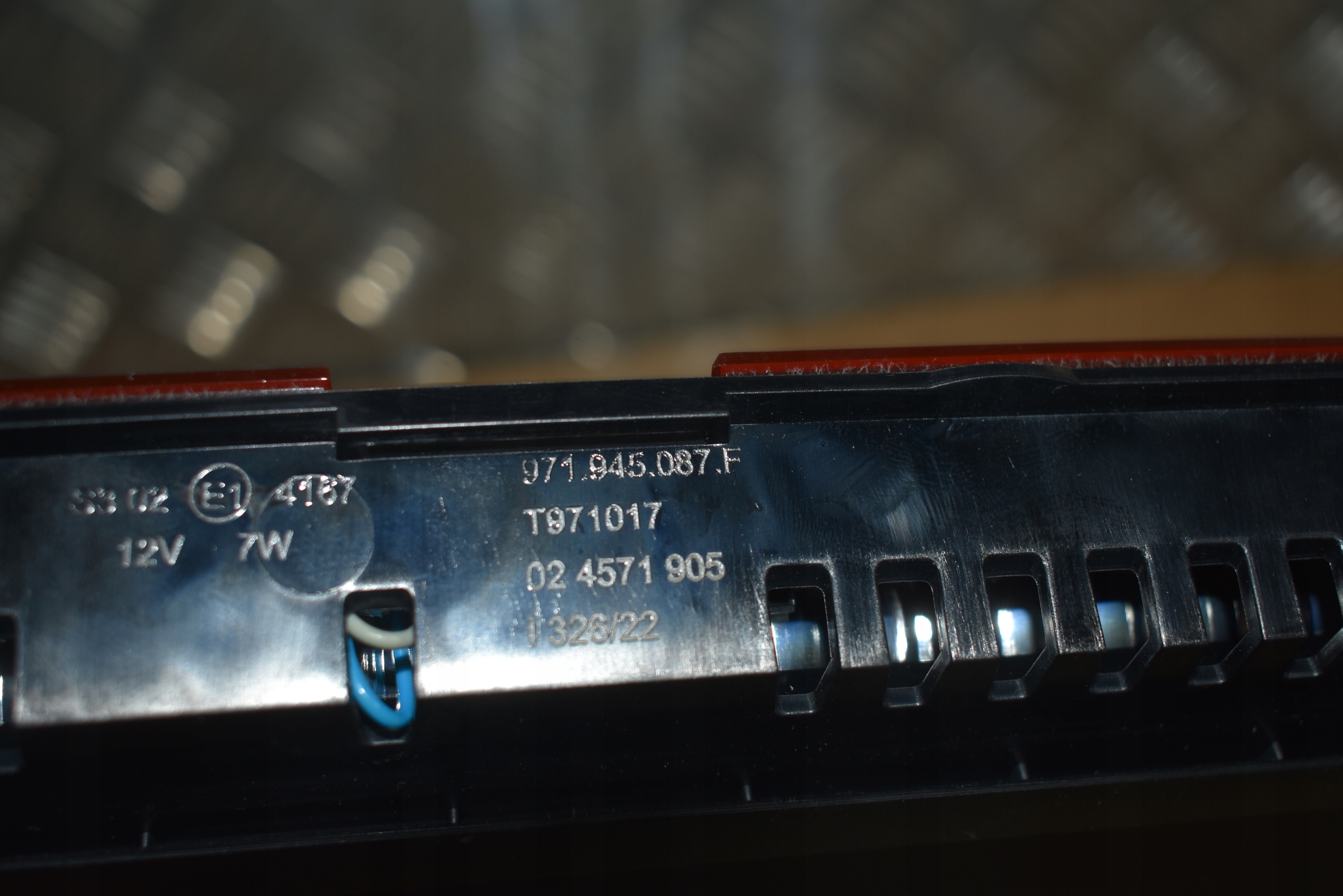 IDEALNE TRZECIE light STOP PORSCHE PANAMERA 971 1