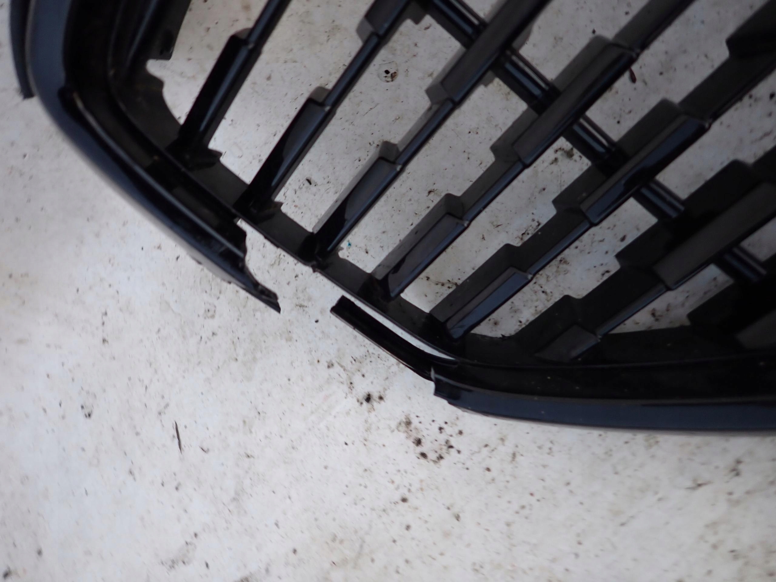 VOLVO XC40 R-design 17- grill grille radiator