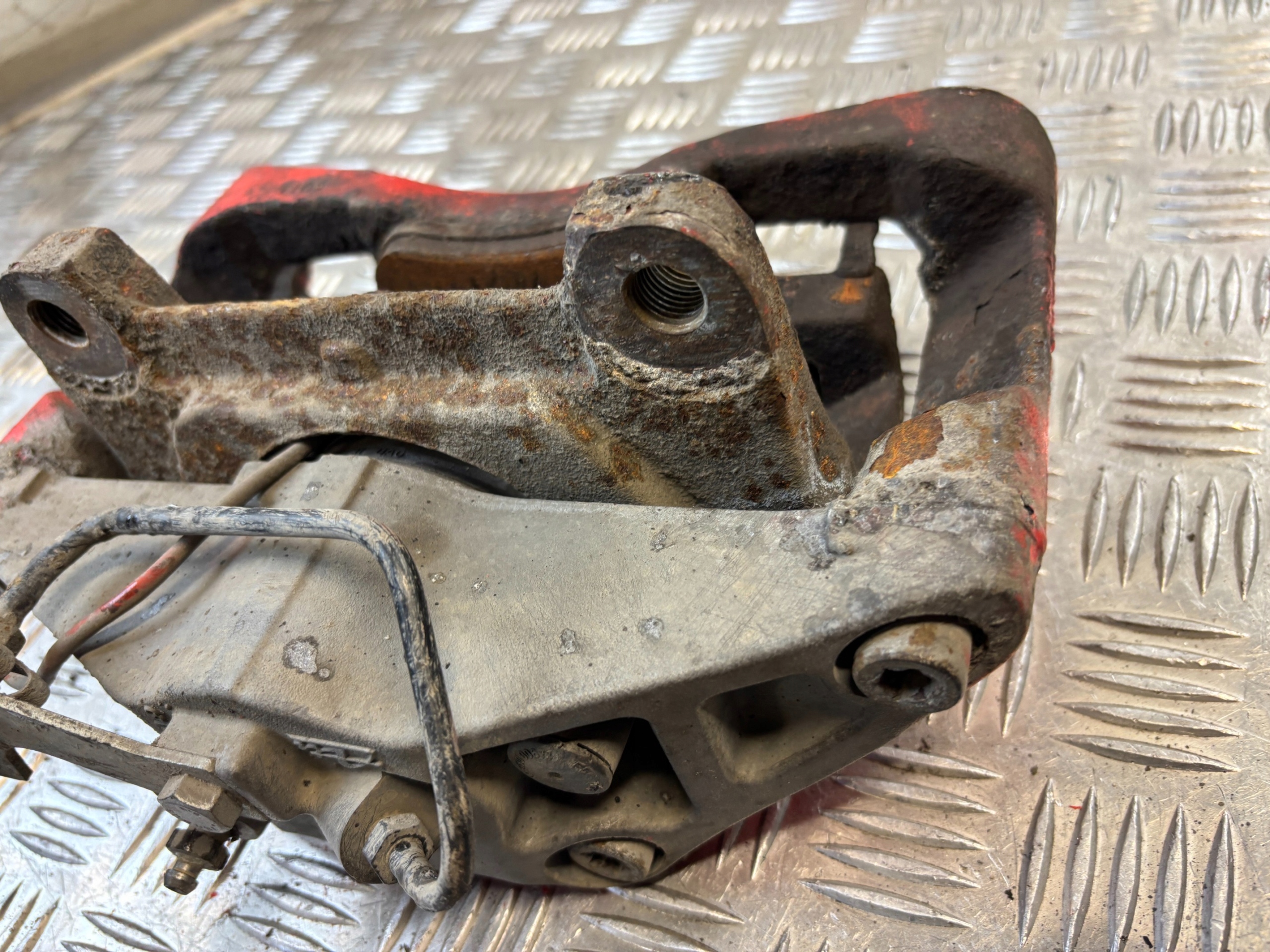 caliper brake left front Audi A6 C6 przedlift 3.2 V6 ATE