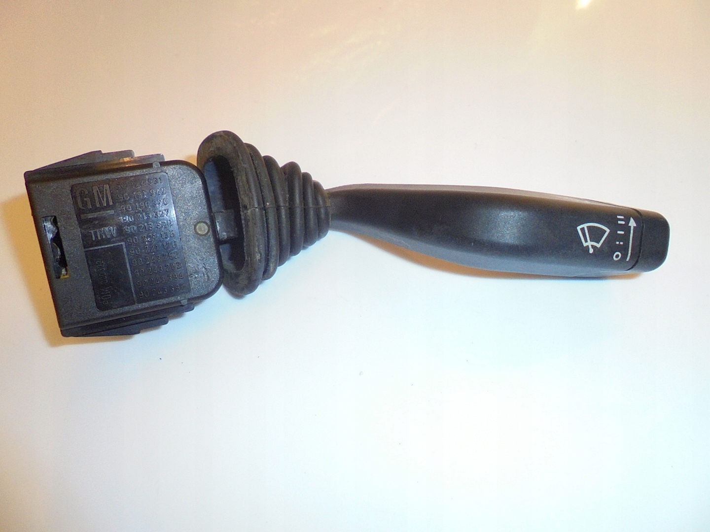 Commodo essuie glace OPEL 90124931