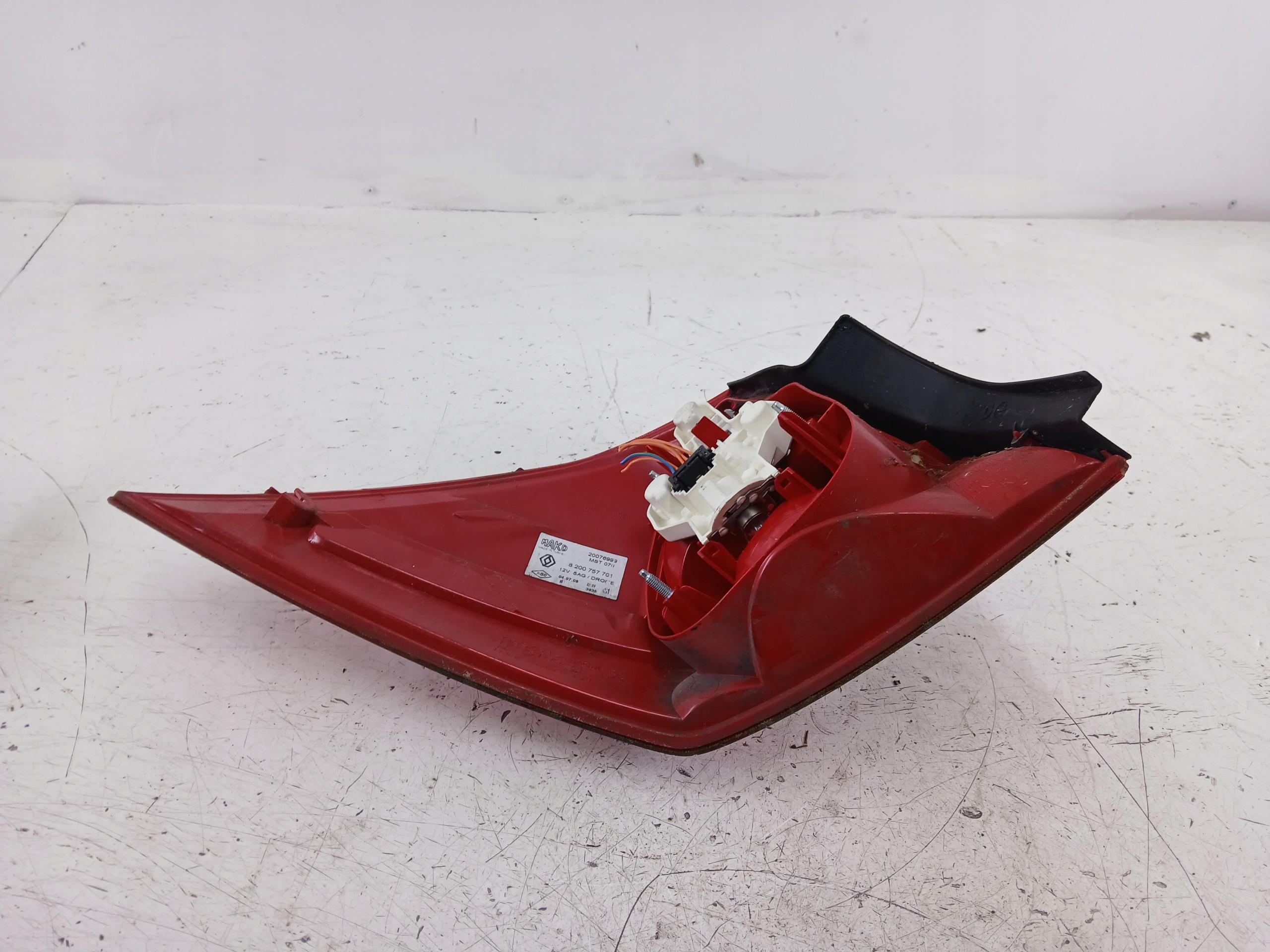 RENAULT MEGANE II sedan light right rear part 8200757701