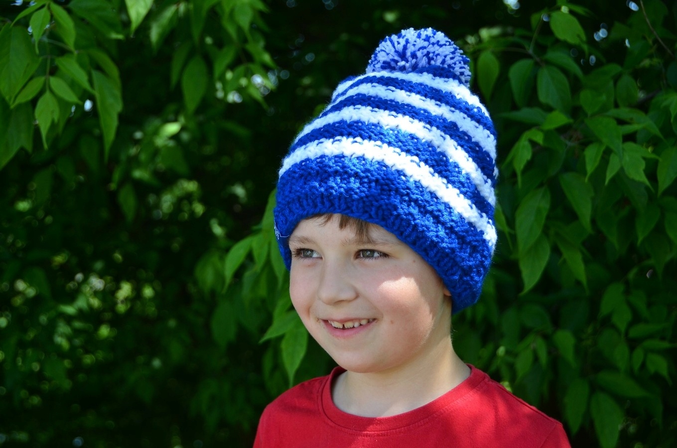 Čepice chrpově bílá handmade