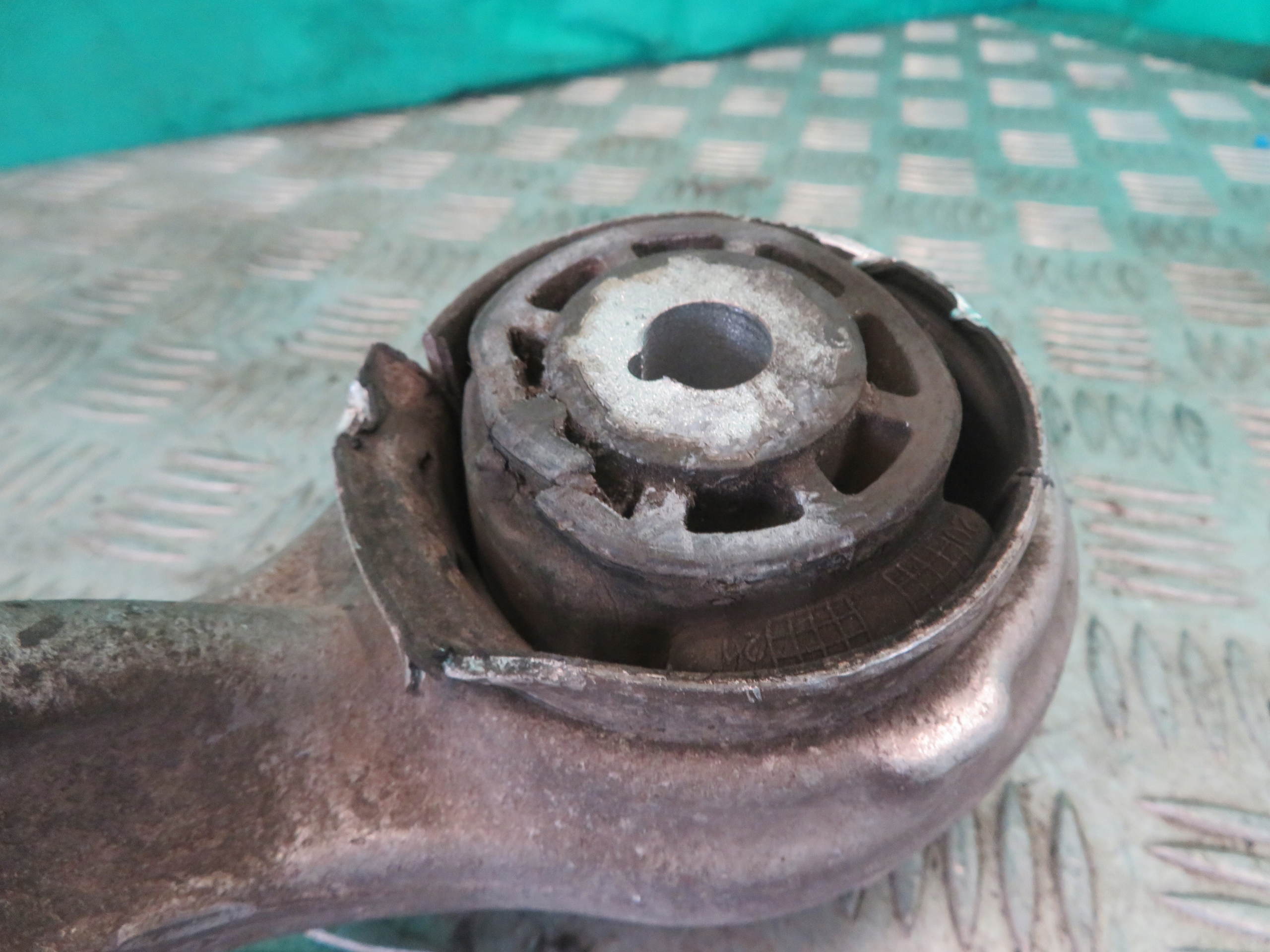arm right front MERCEDES W205 AMG COUPE C KLASA 17R