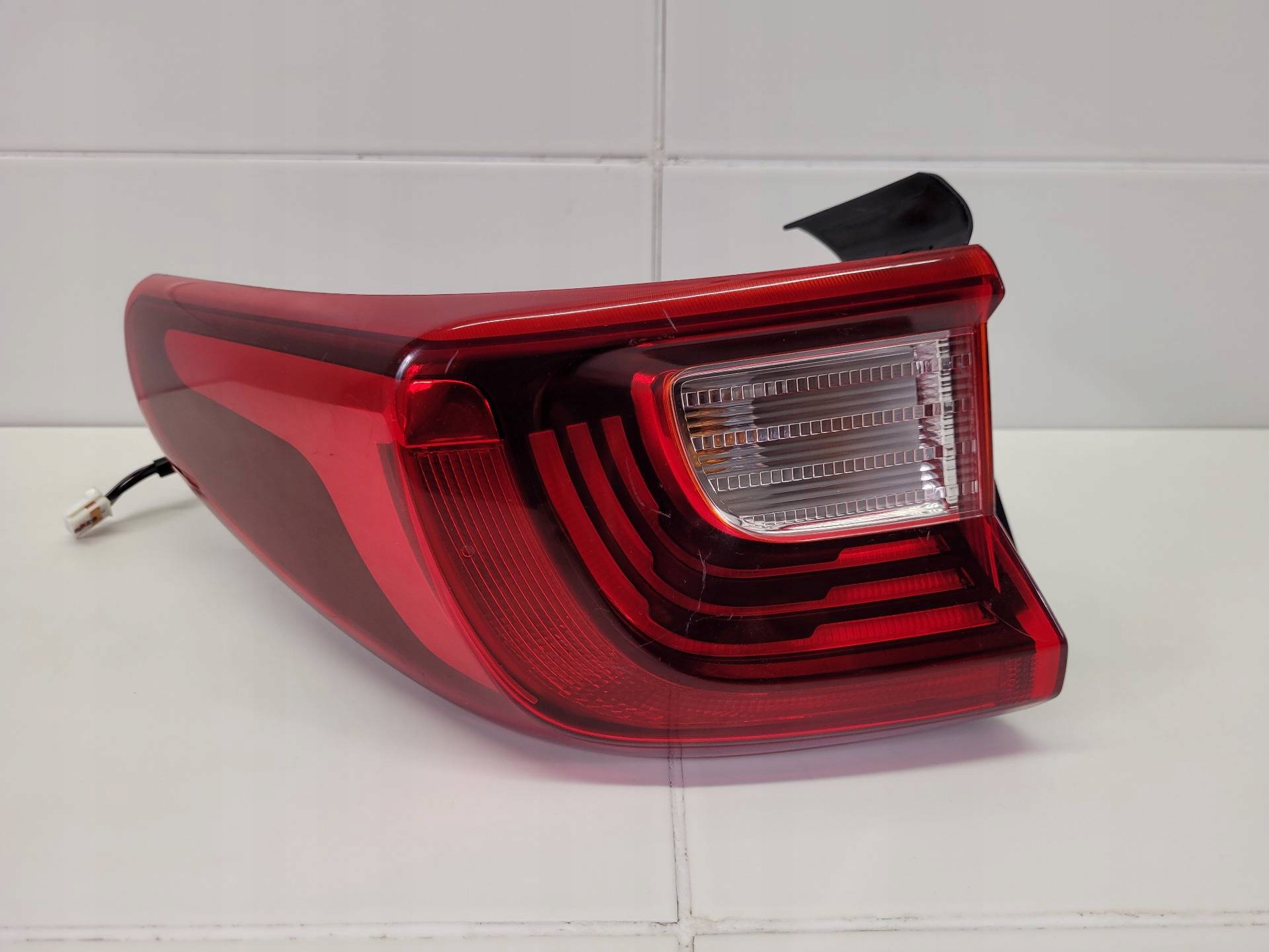 light rear left side Kia Stonic 1 2018 92401H8