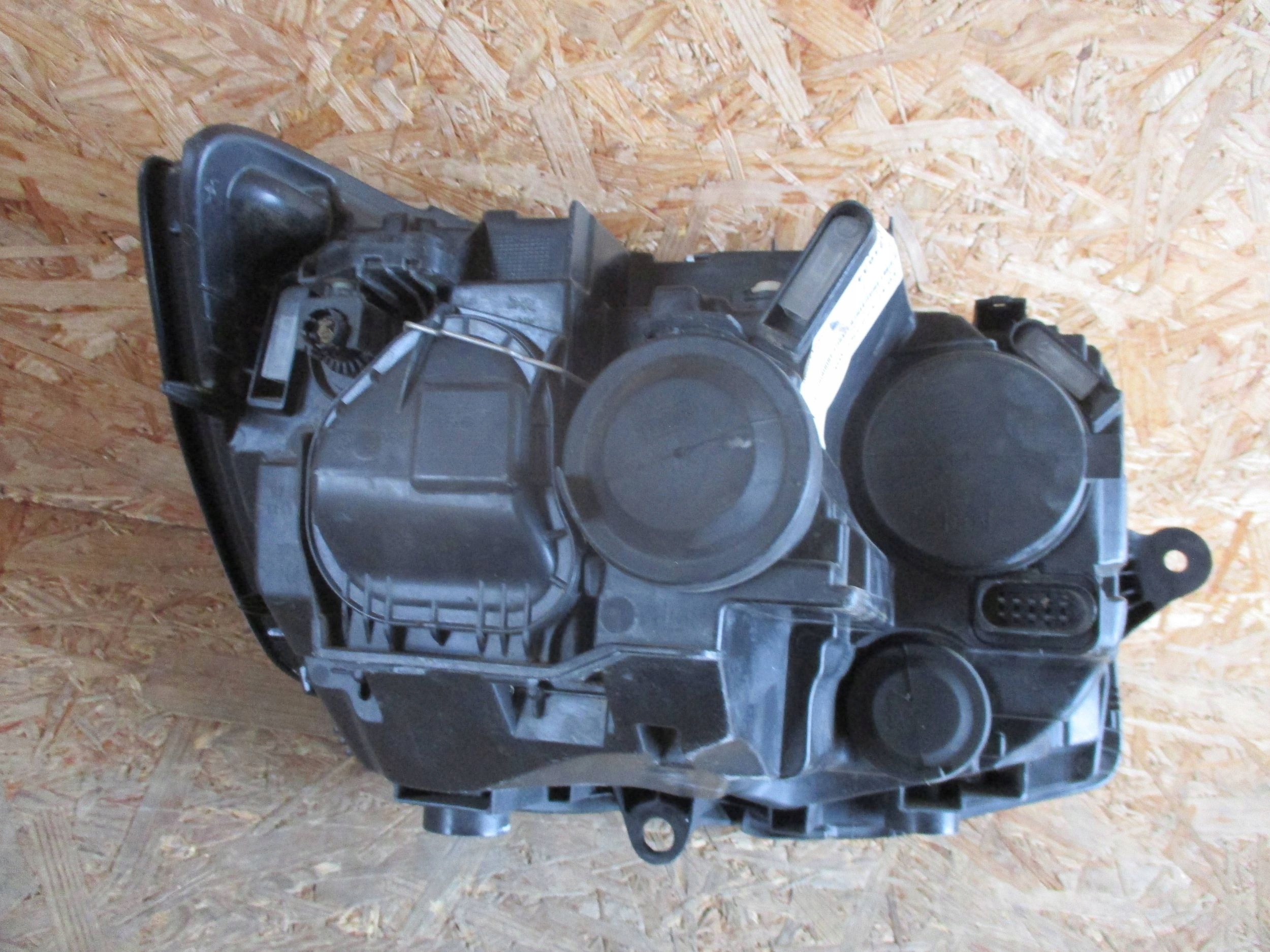 light front front left VW T6 7E1