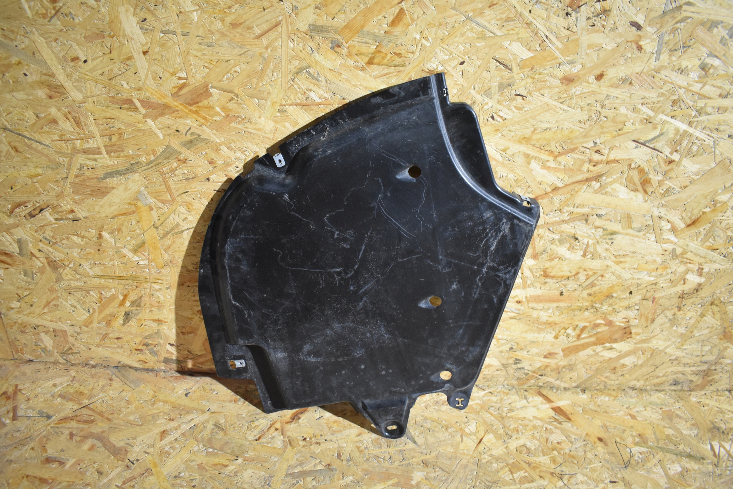 IDEALNA cover chassis AUDI A5 B10 1