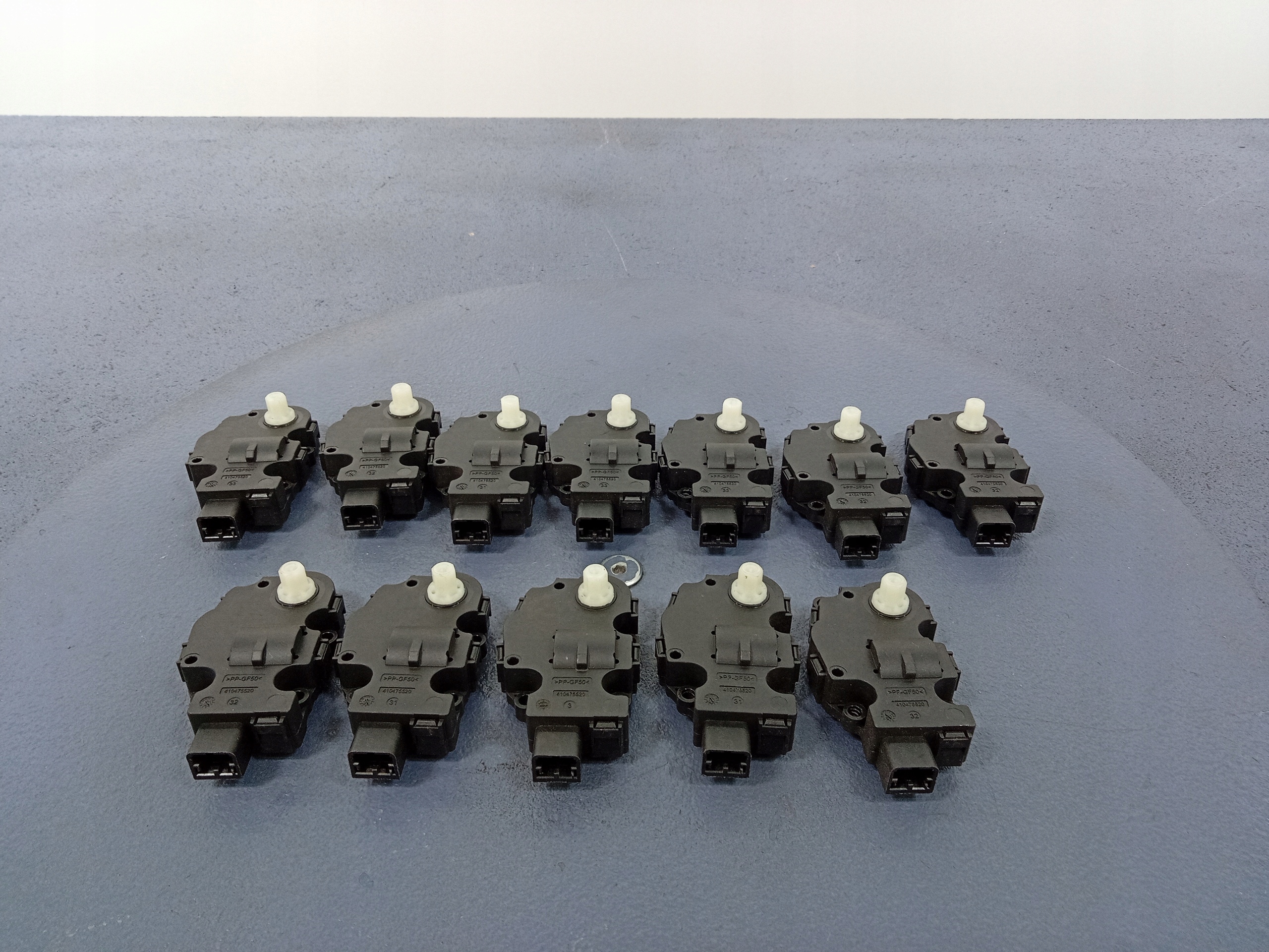 CL W216 W221 W204 нагрівач двигуна K9749004