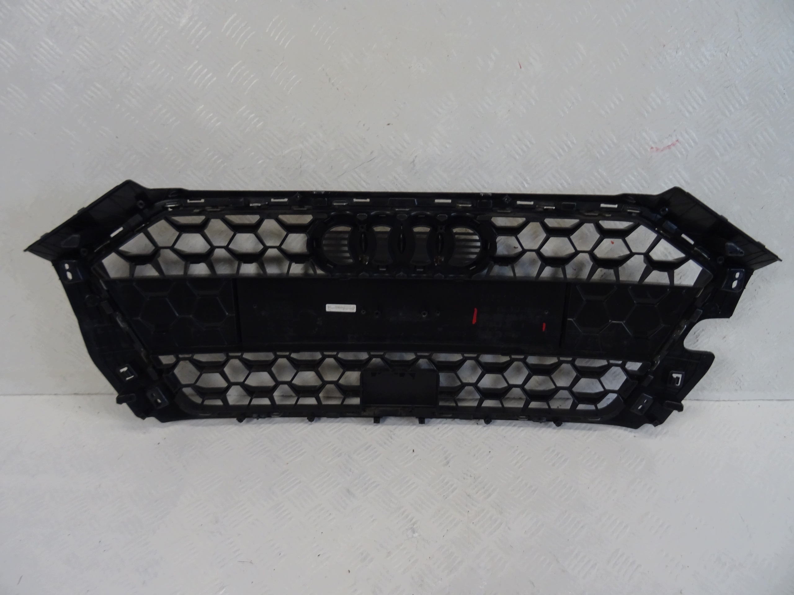 grill grille front AUDI A1 II S-LINE 82A853651B