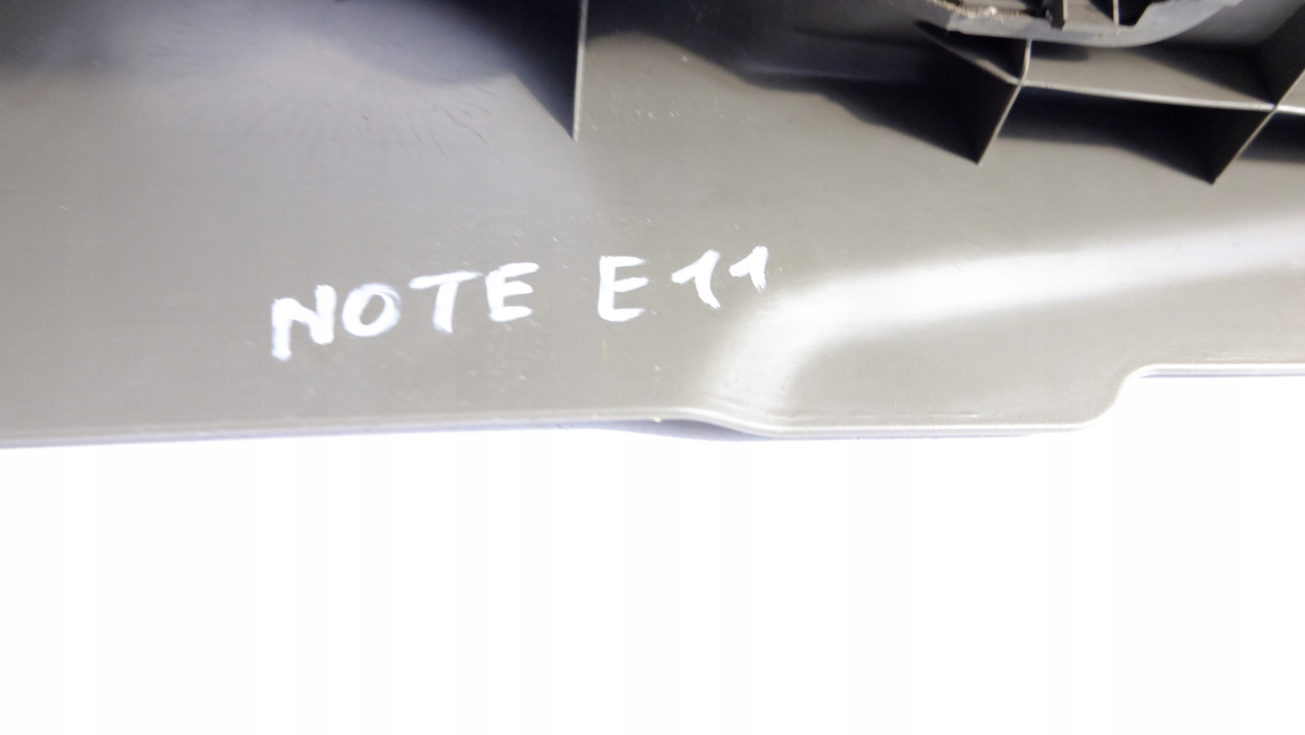 nissan NOTE E11 тунель середина