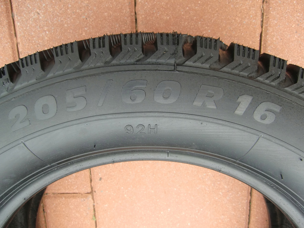 OPONY ZIMOWE 205/60R16 PARA 2 sztuki Szerokość opony 205 mm