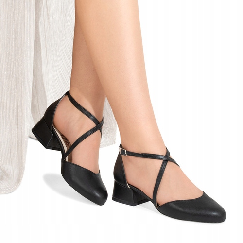 Brilu Polskie Niskie Czółenka Z Paskami Janelle Czarne 39