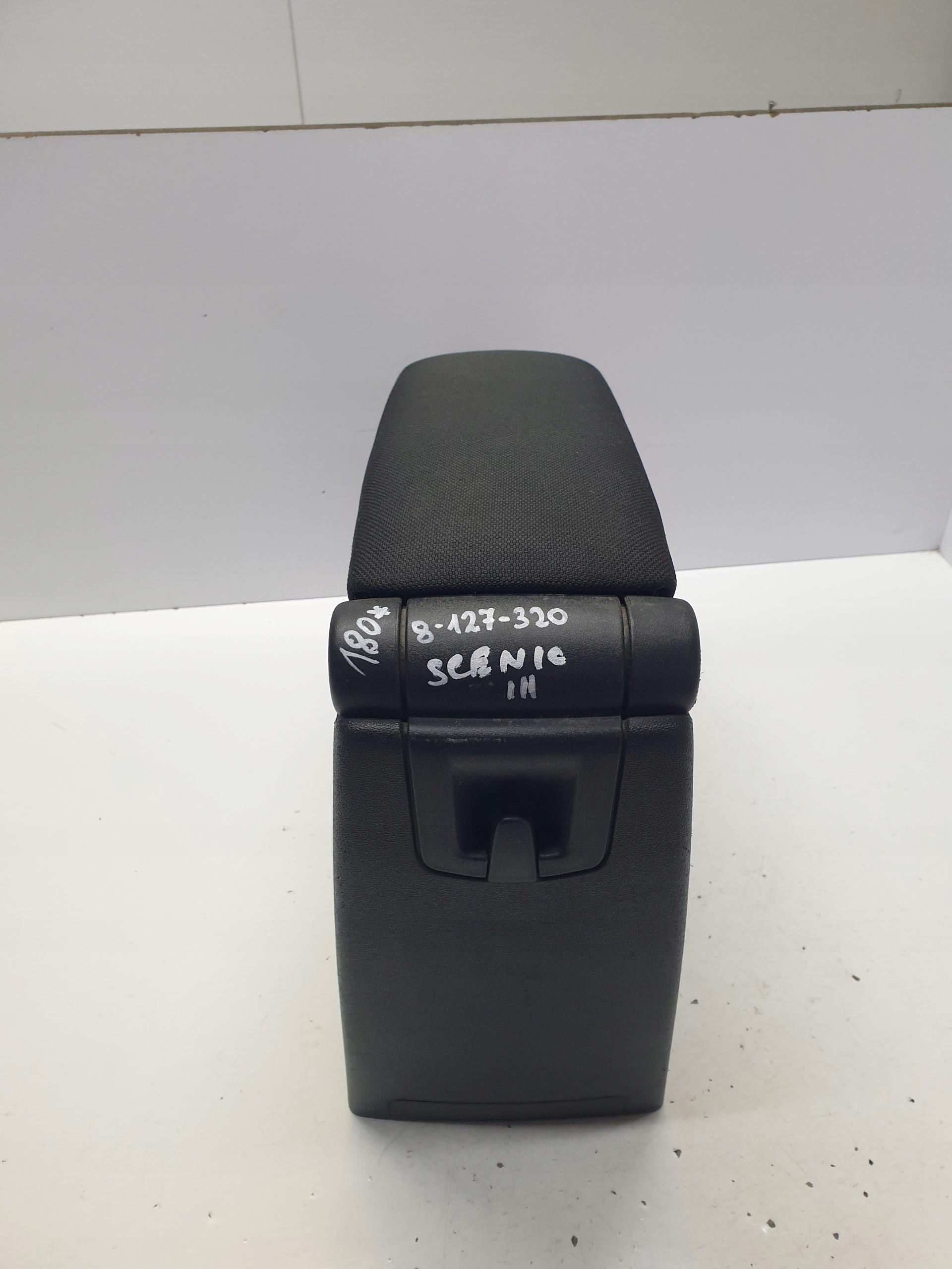 подлокотник renault SCENIC III 8127320