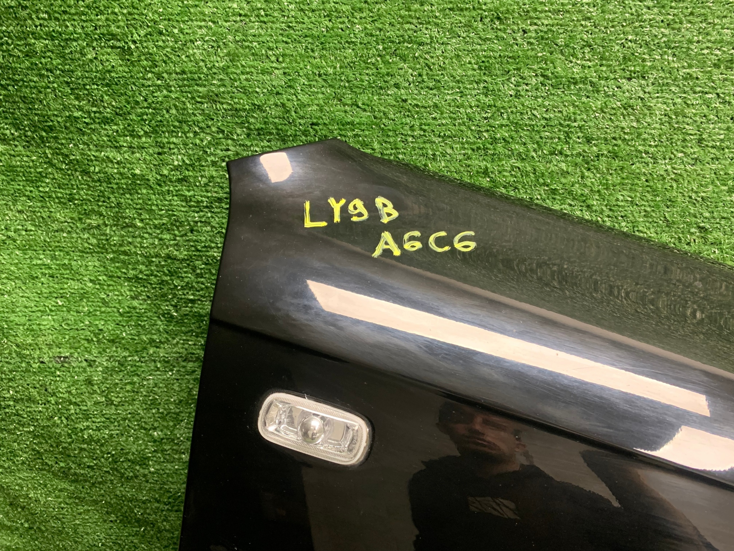 fender front front right right Audi A6 C6 Ly9b