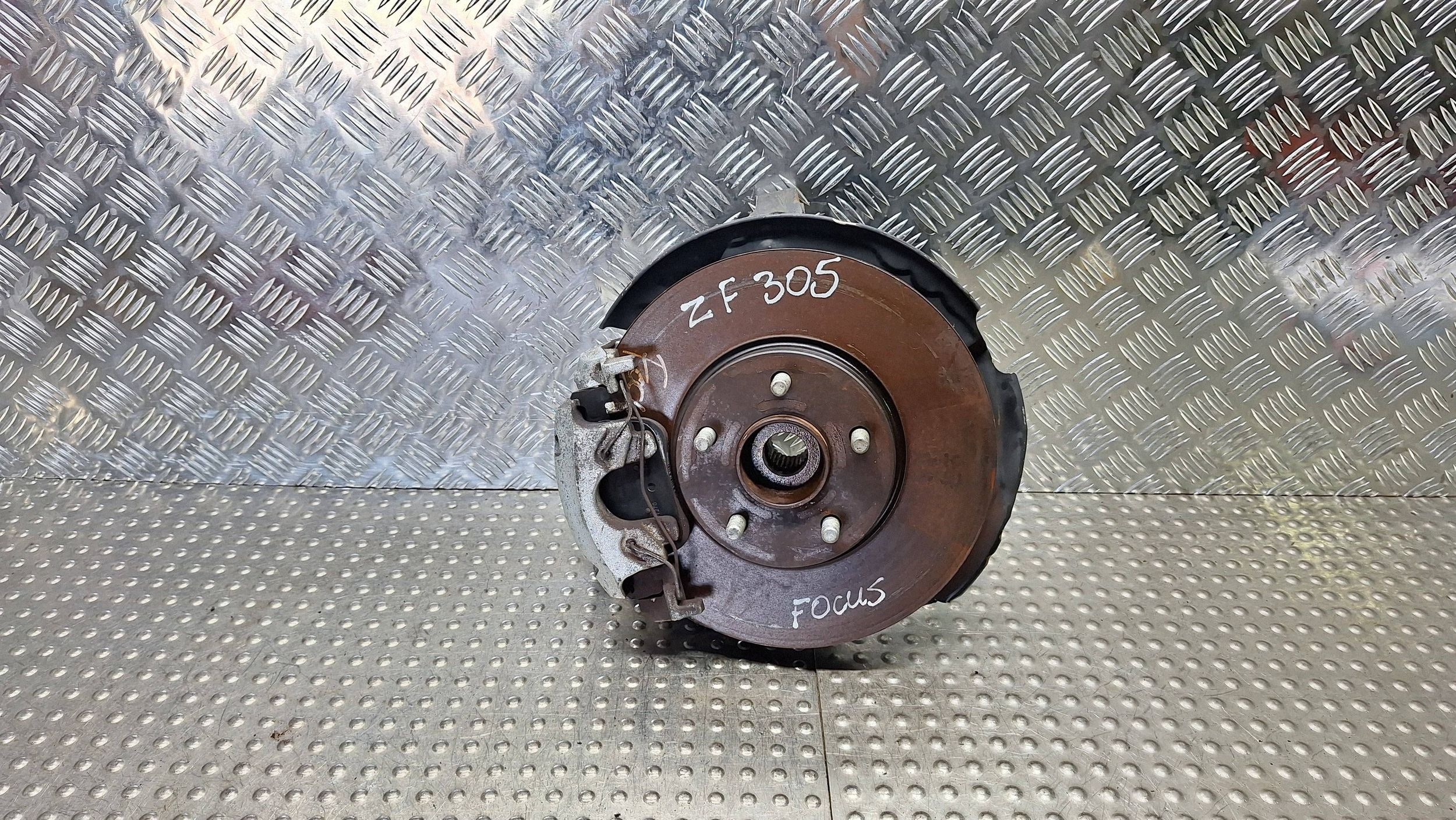 otoč čepu levá předek JX6C-3K171-D1A FORD FOCUS MK4 1.0 ECOBOOST