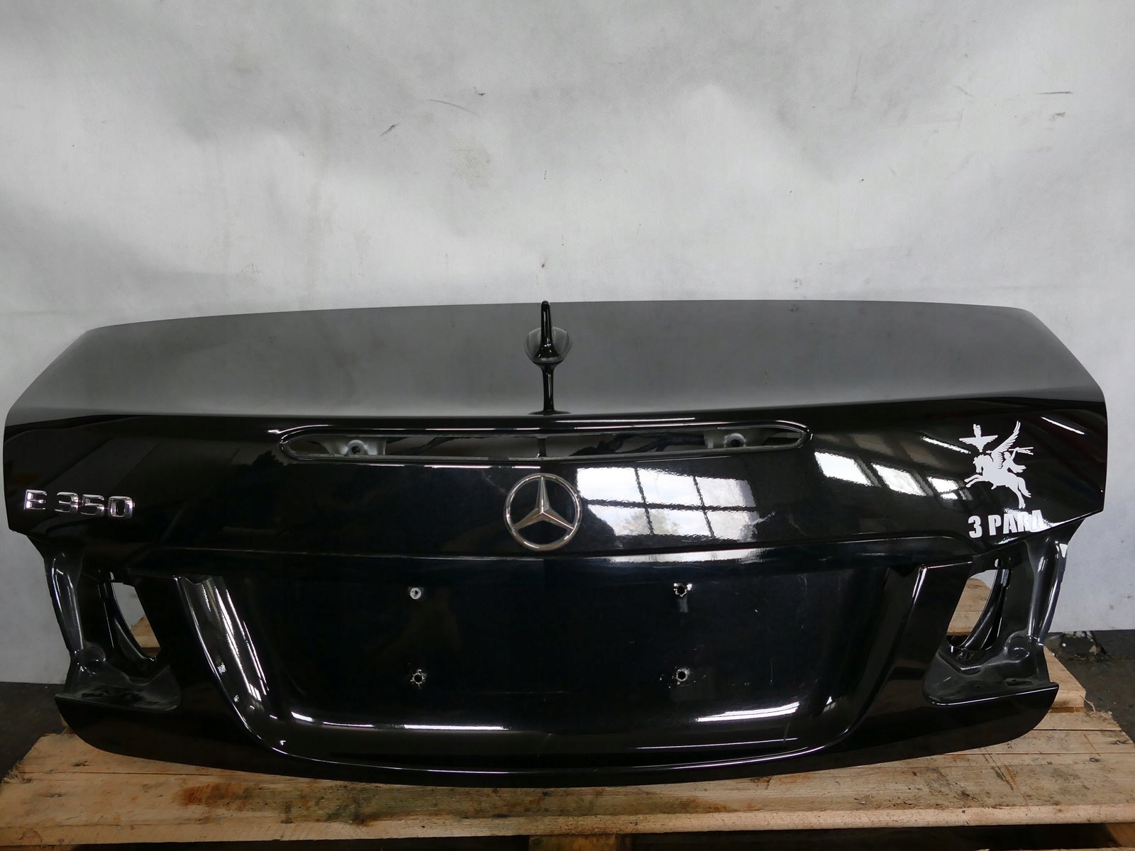 MERCEDES E A207 LIFT AMG trunk door boot 197